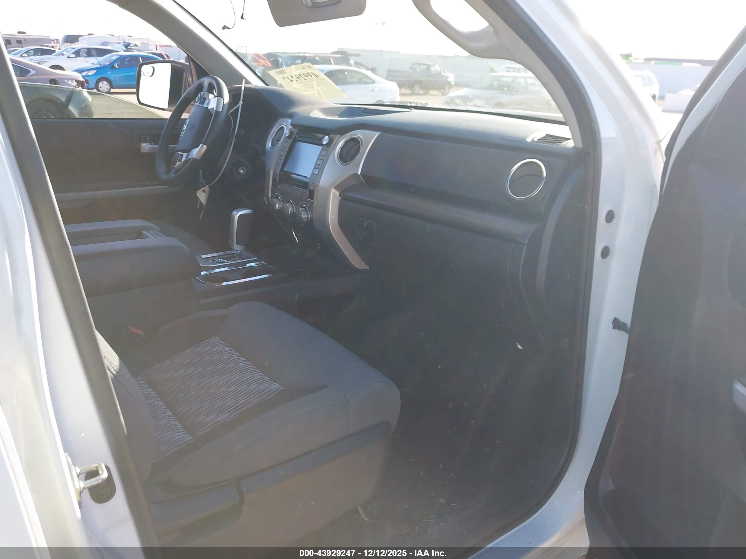 TOYOTA TUNDRA image 5