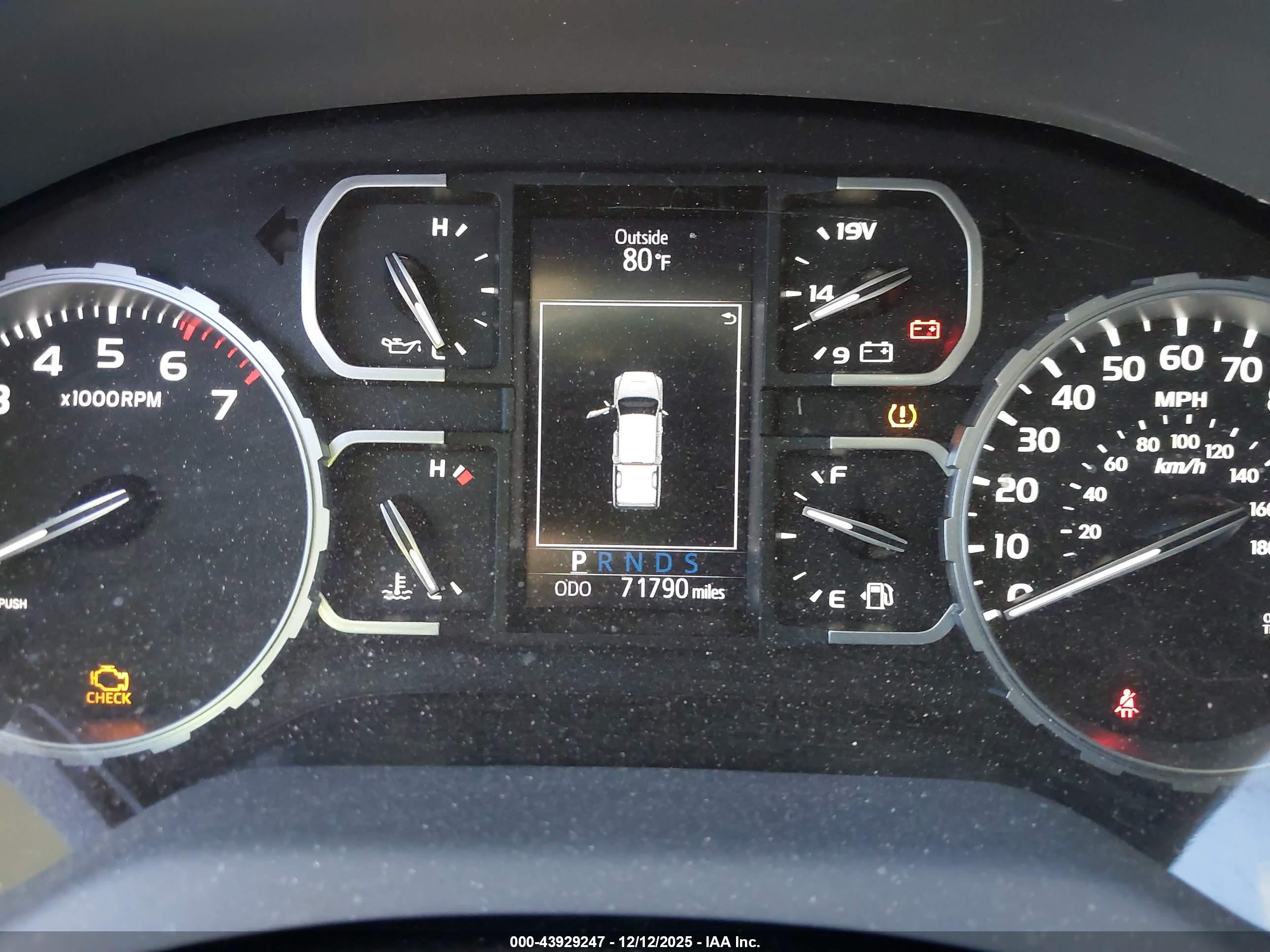 TOYOTA TUNDRA image 7