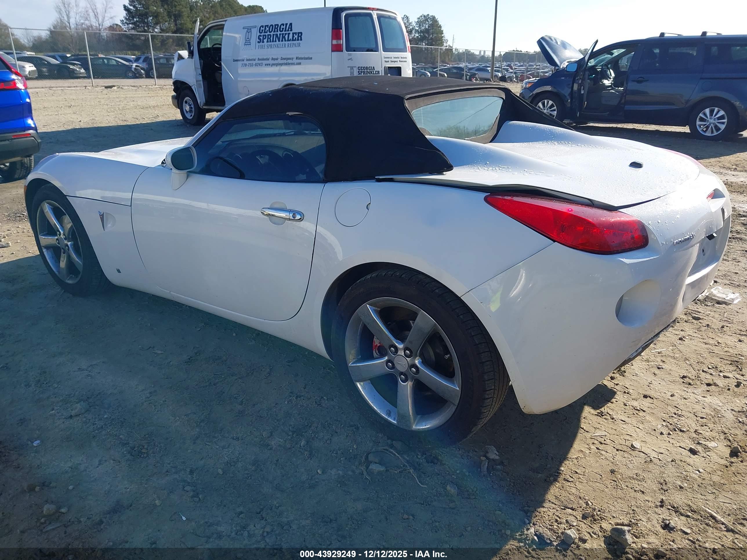PONTIAC SOLSTICE image 3
