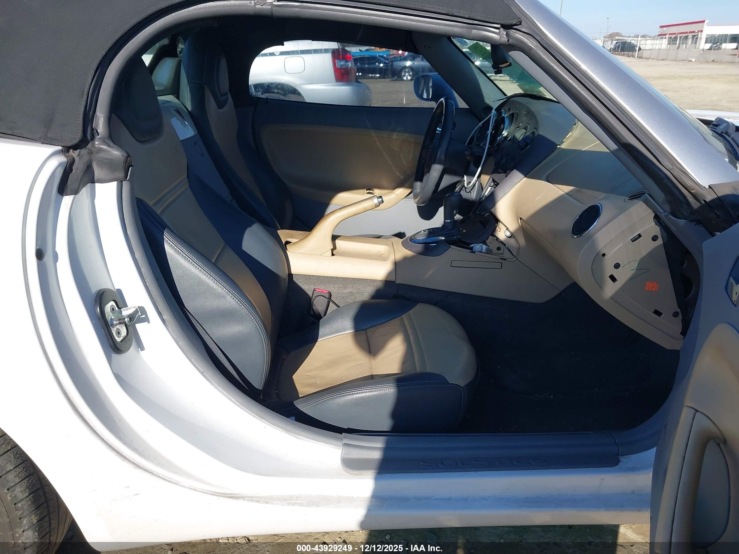 PONTIAC SOLSTICE image 5