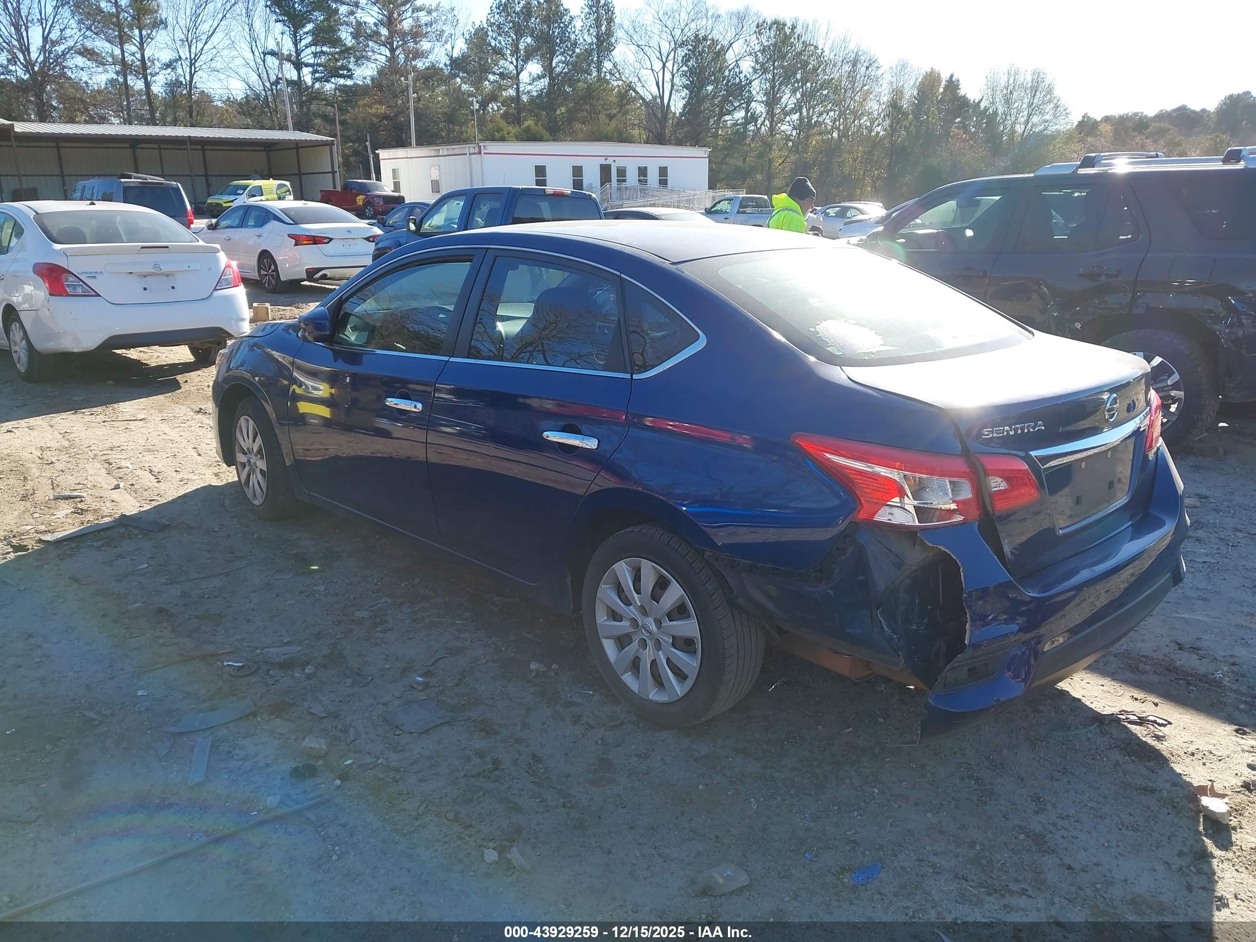 NISSAN SENTRA image 3