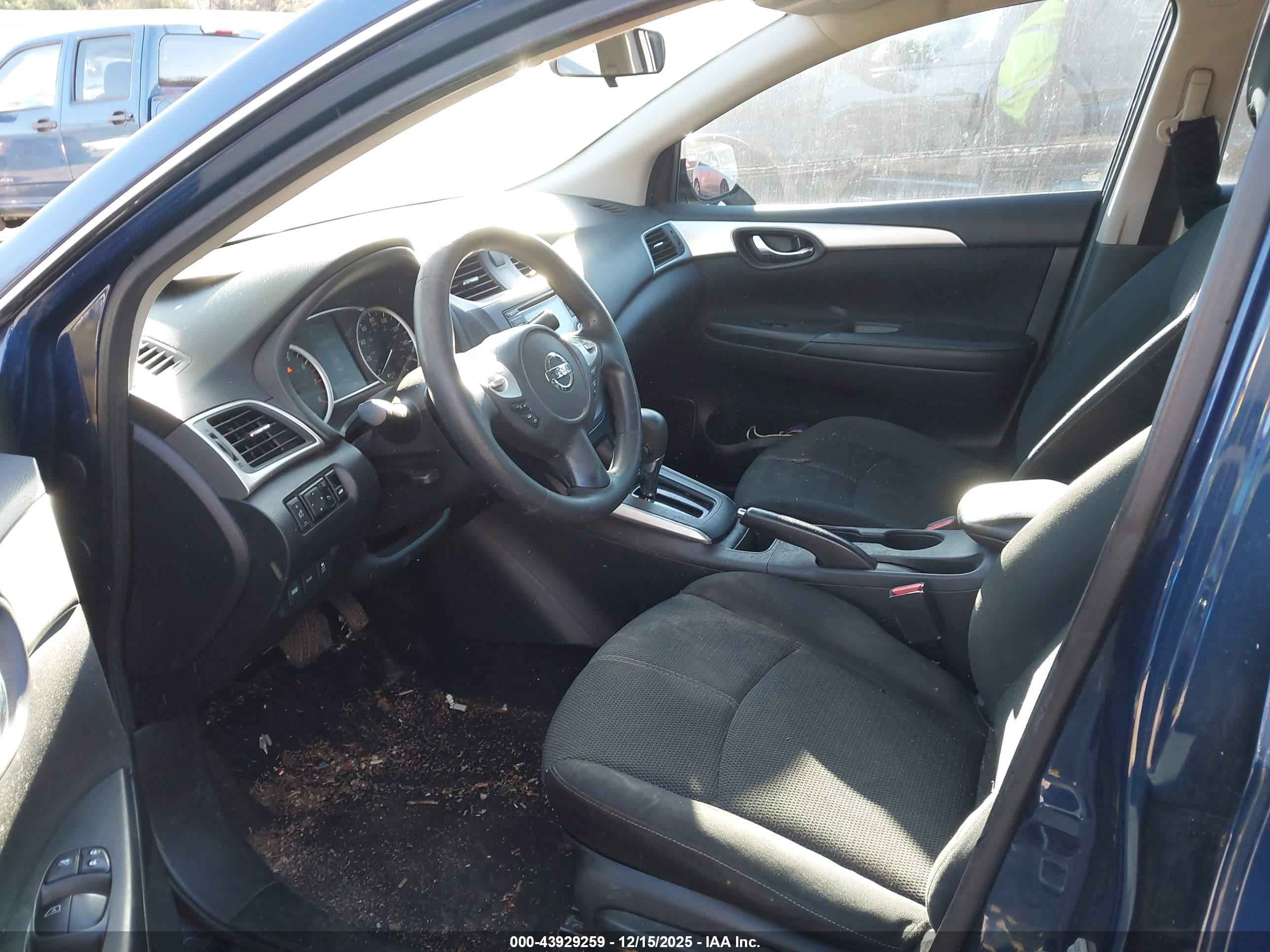 NISSAN SENTRA image 5