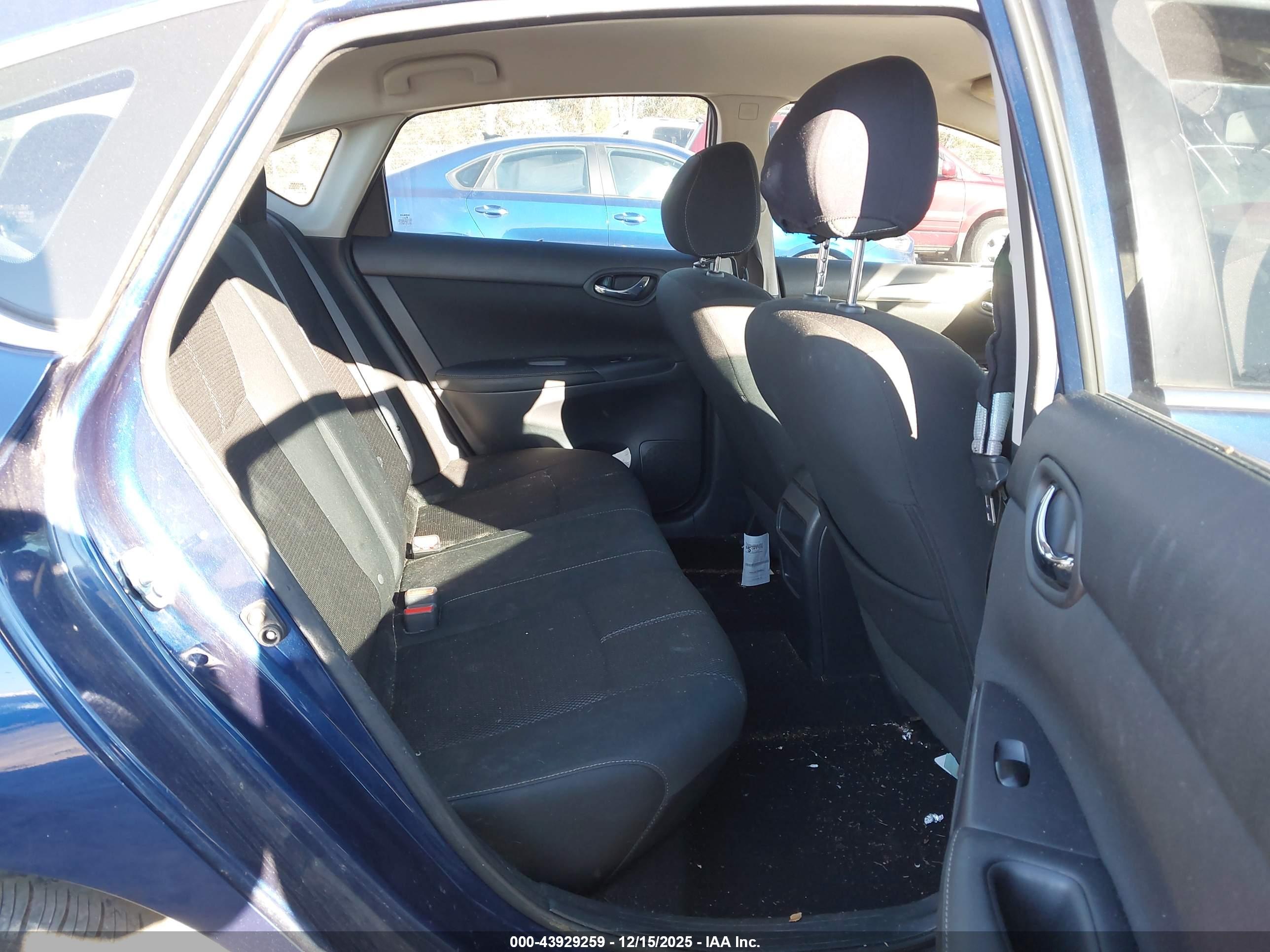 NISSAN SENTRA image 8