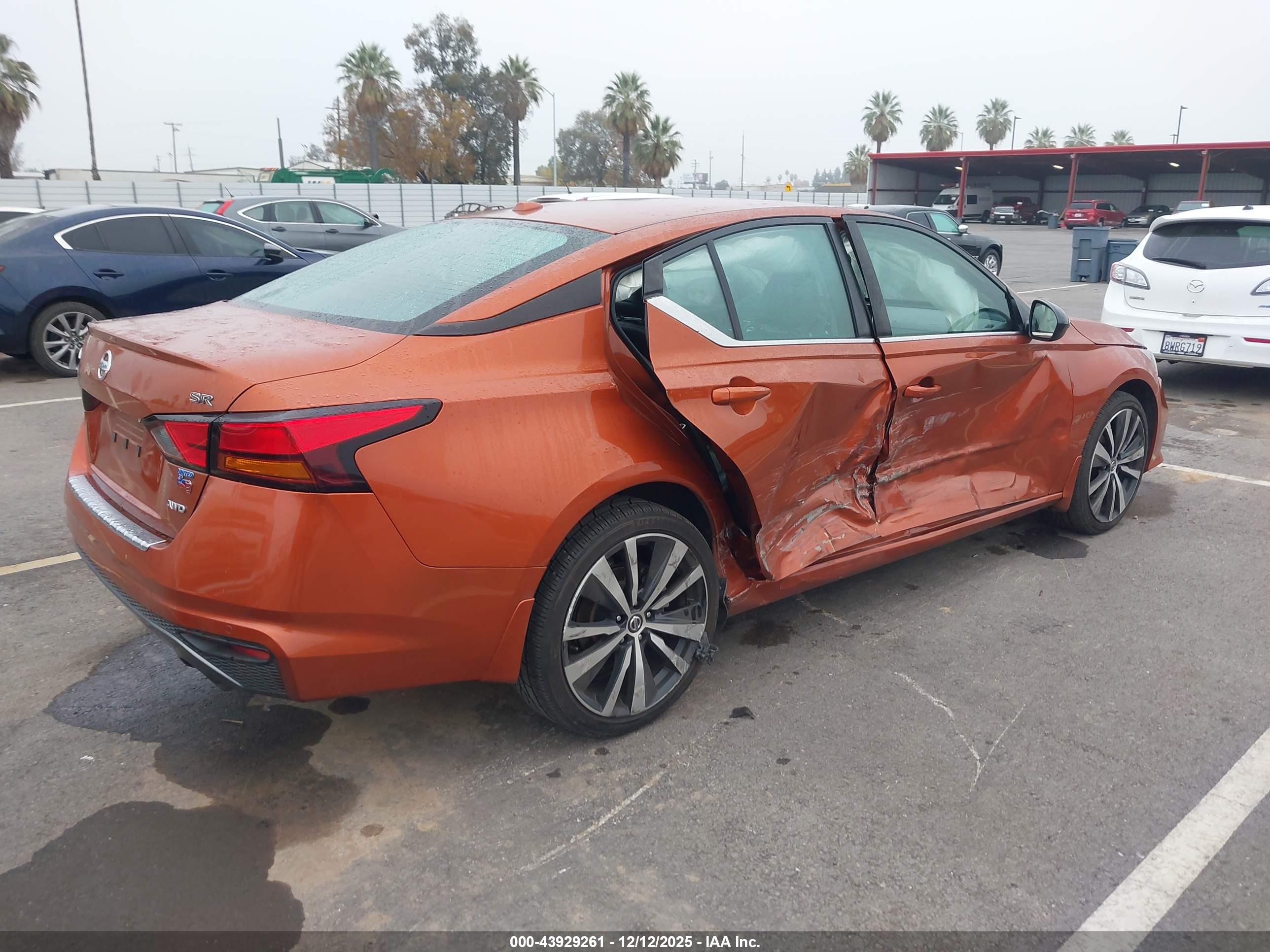 NISSAN ALTIMA image 4