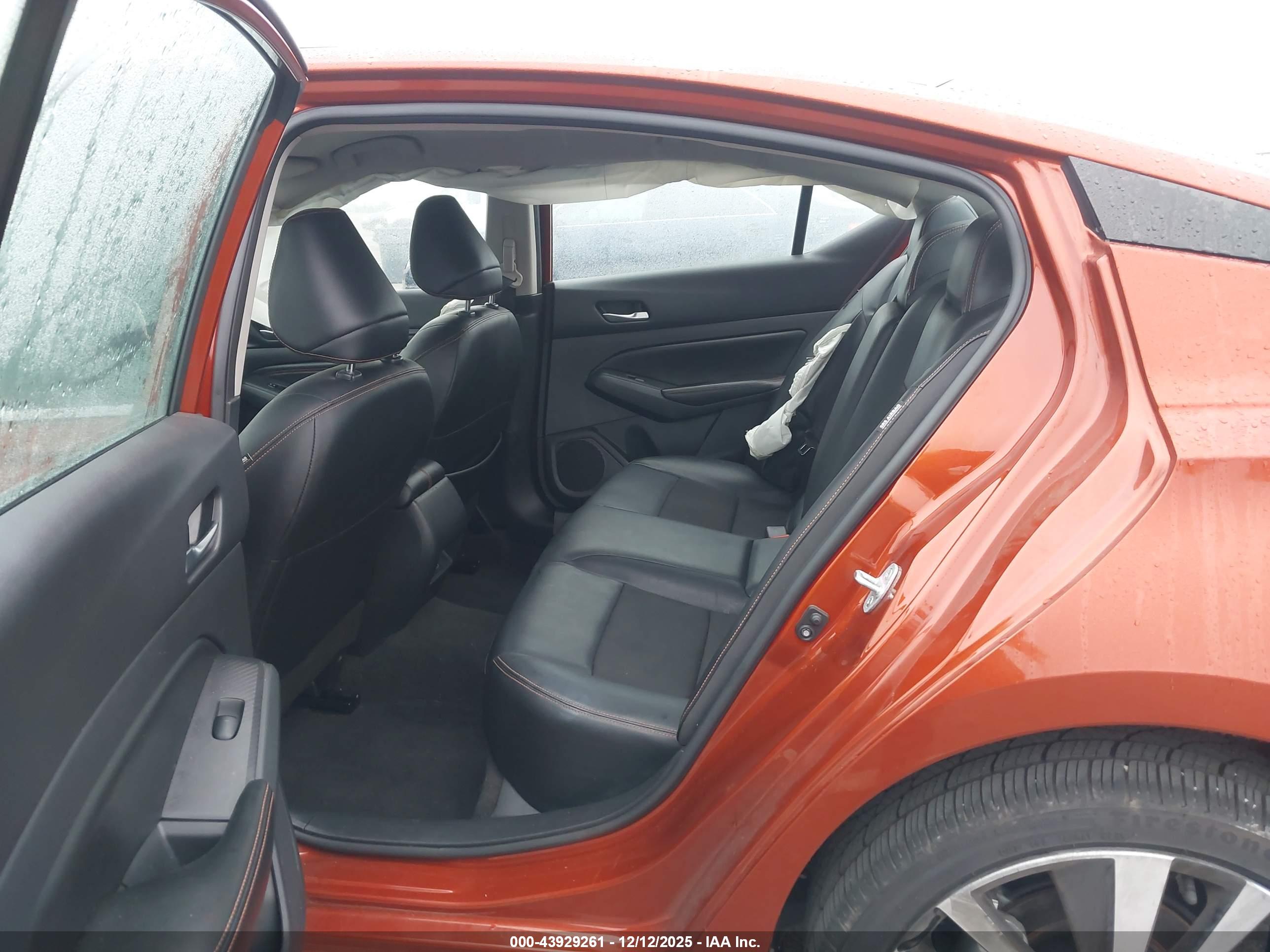 NISSAN ALTIMA image 8