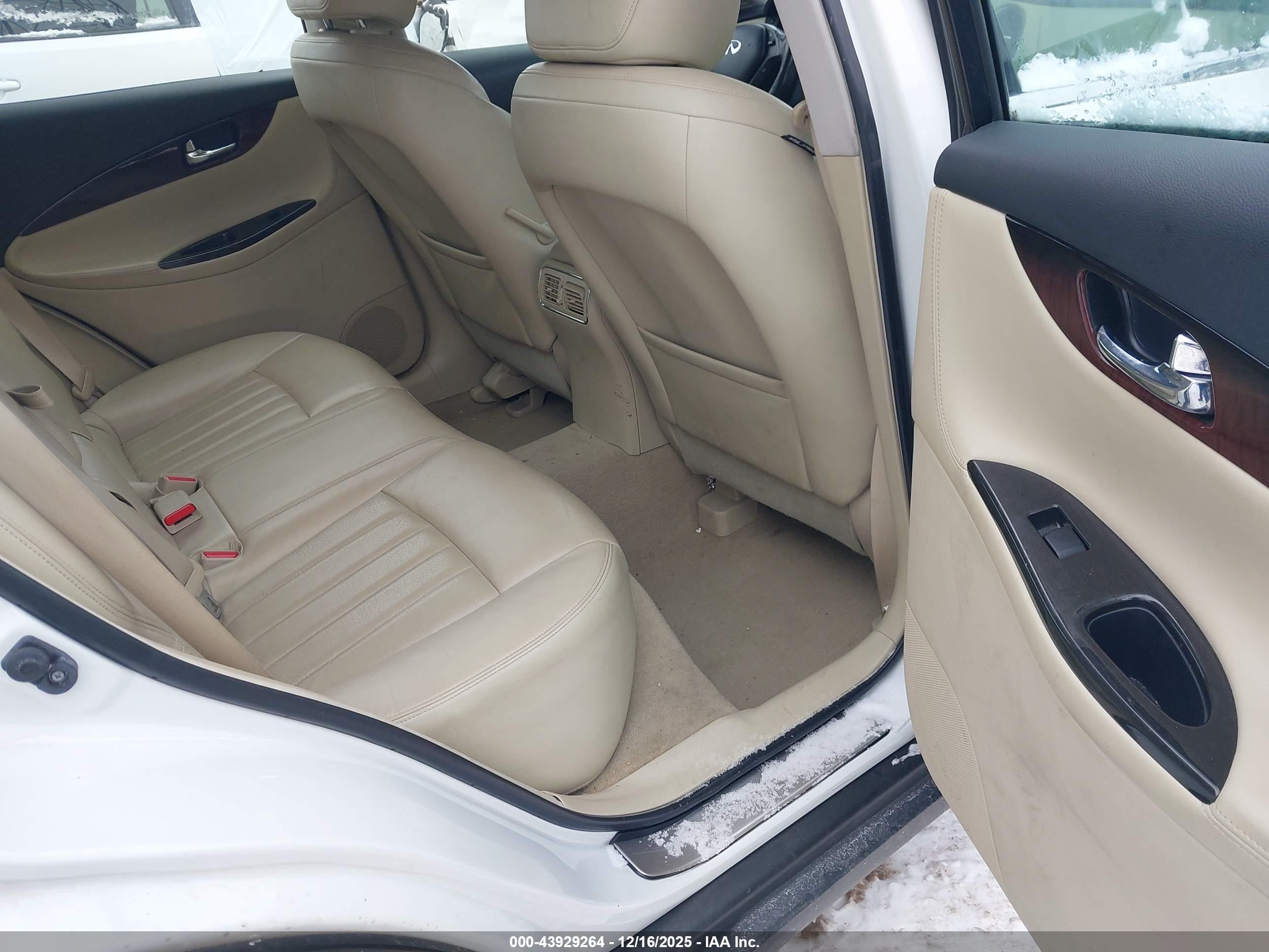 INFINITI QX50 image 8