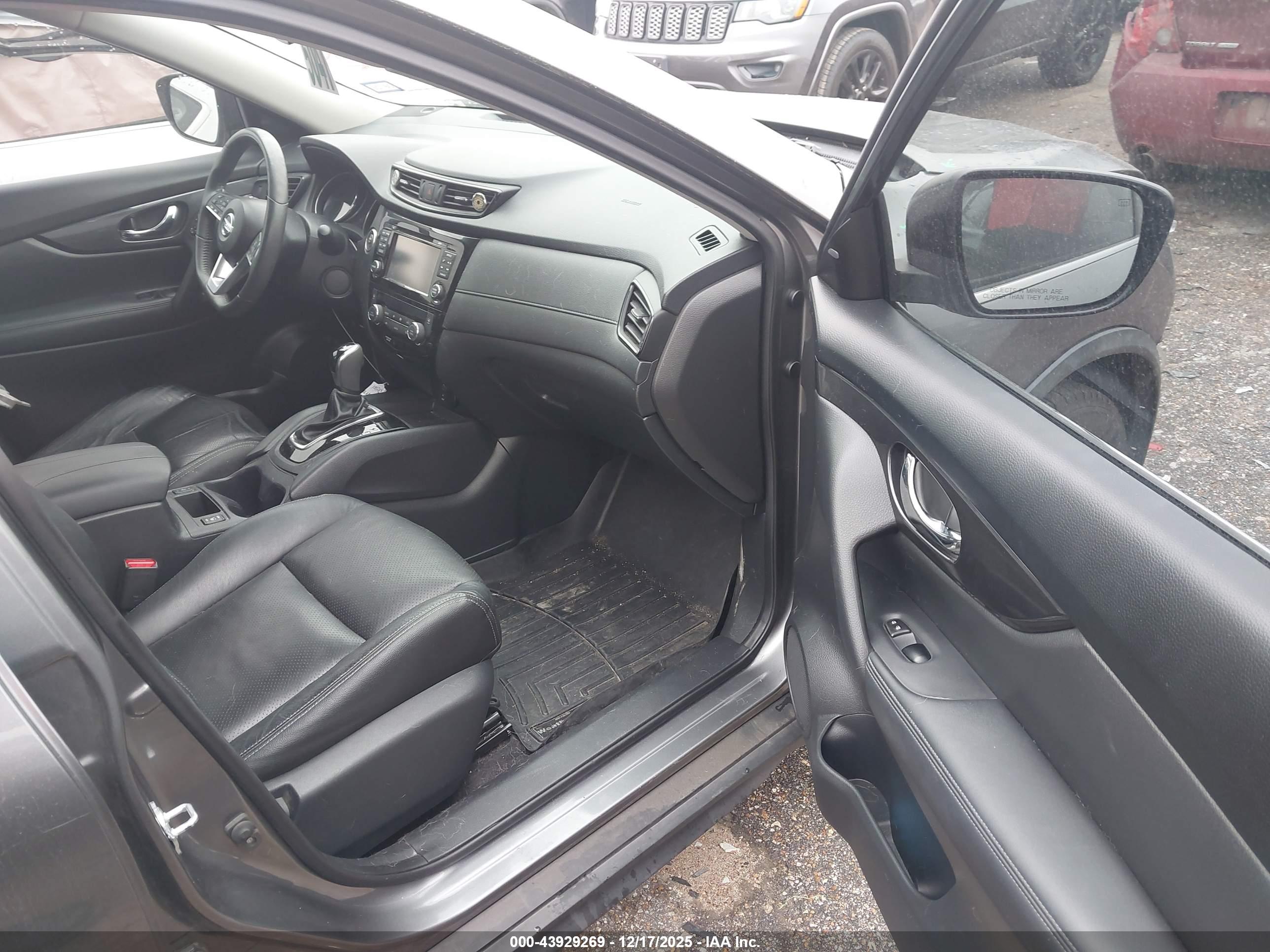 NISSAN ROGUE image 5