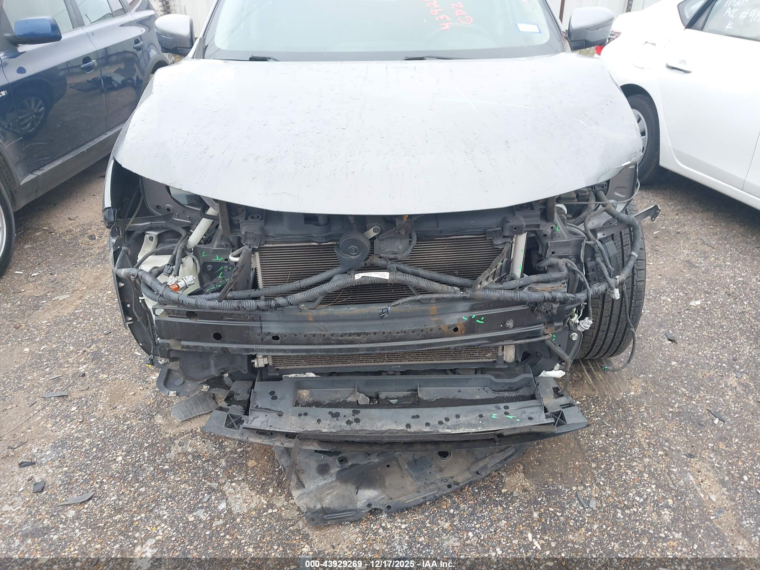 NISSAN ROGUE image 6