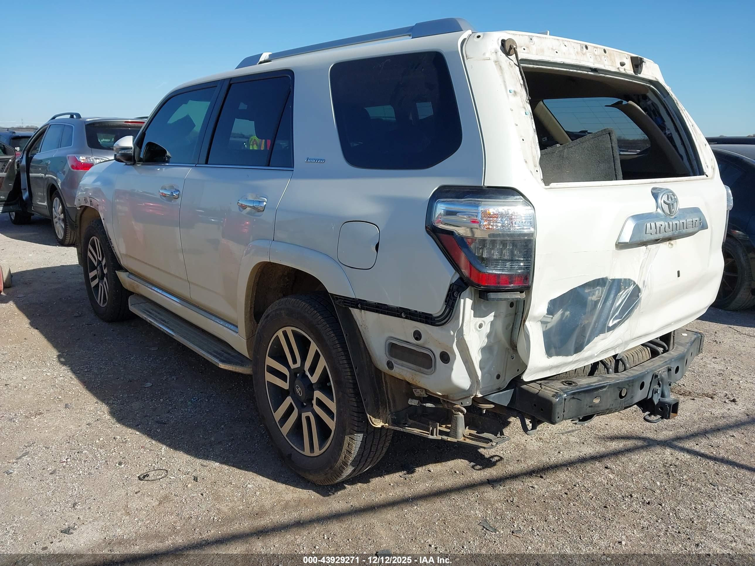 TOYOTA 4RUNNER image 3