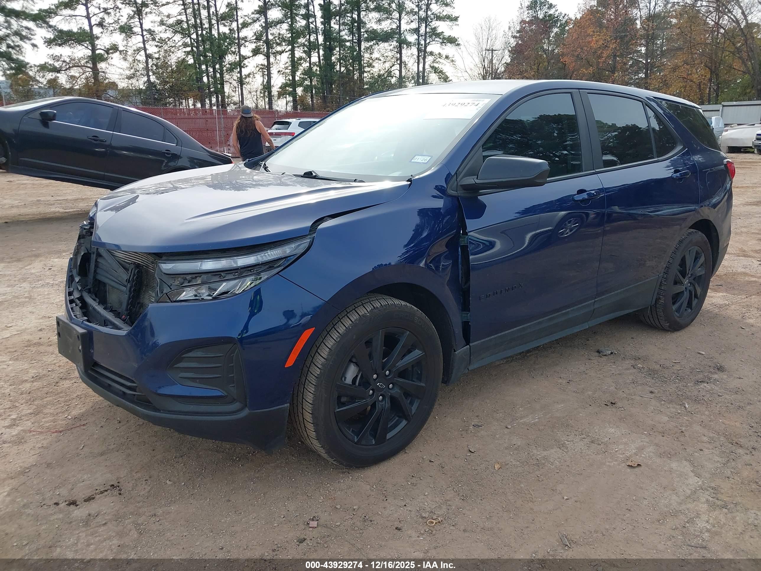 CHEVROLET EQUINOX image 2