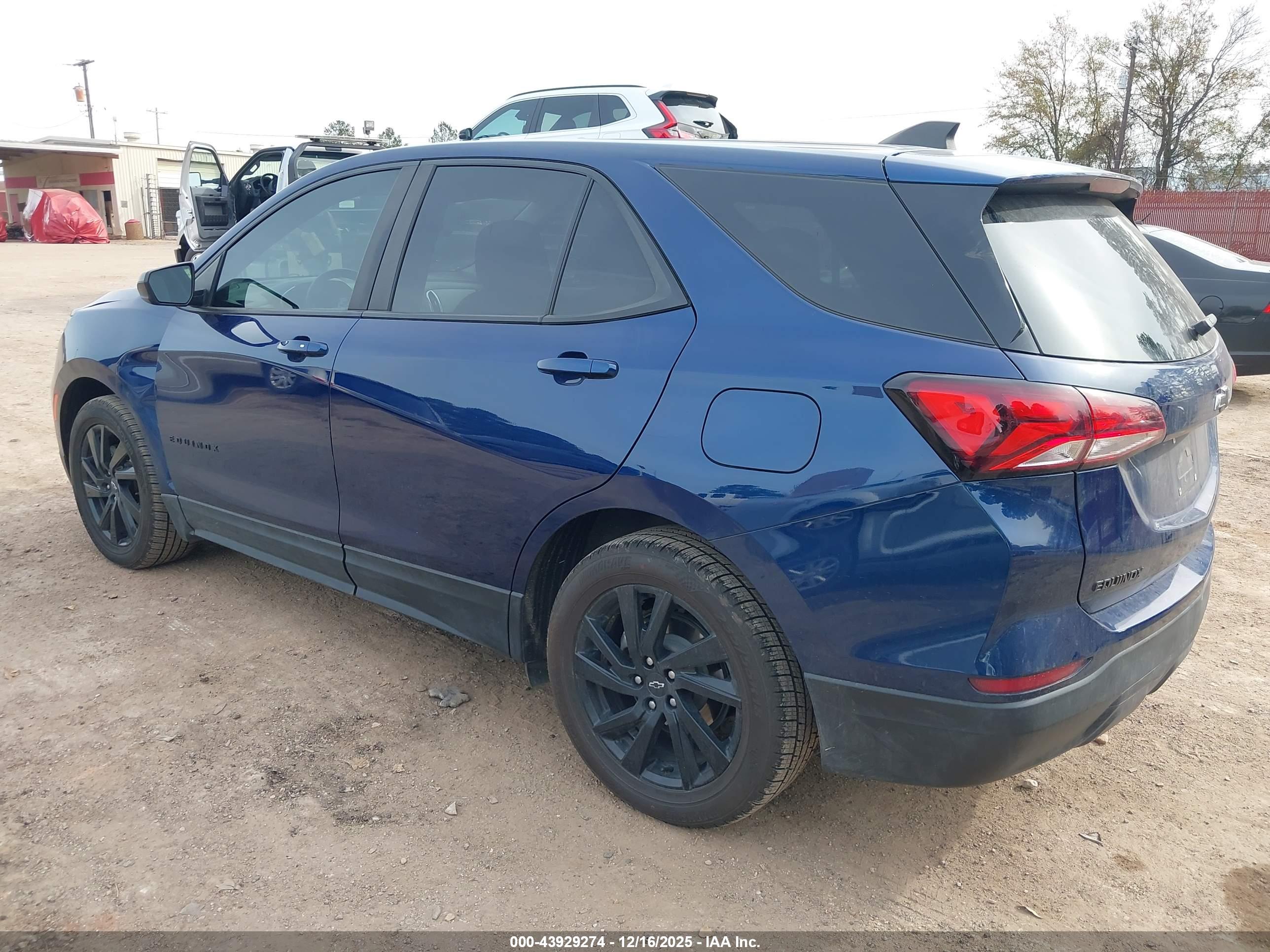 CHEVROLET EQUINOX image 3