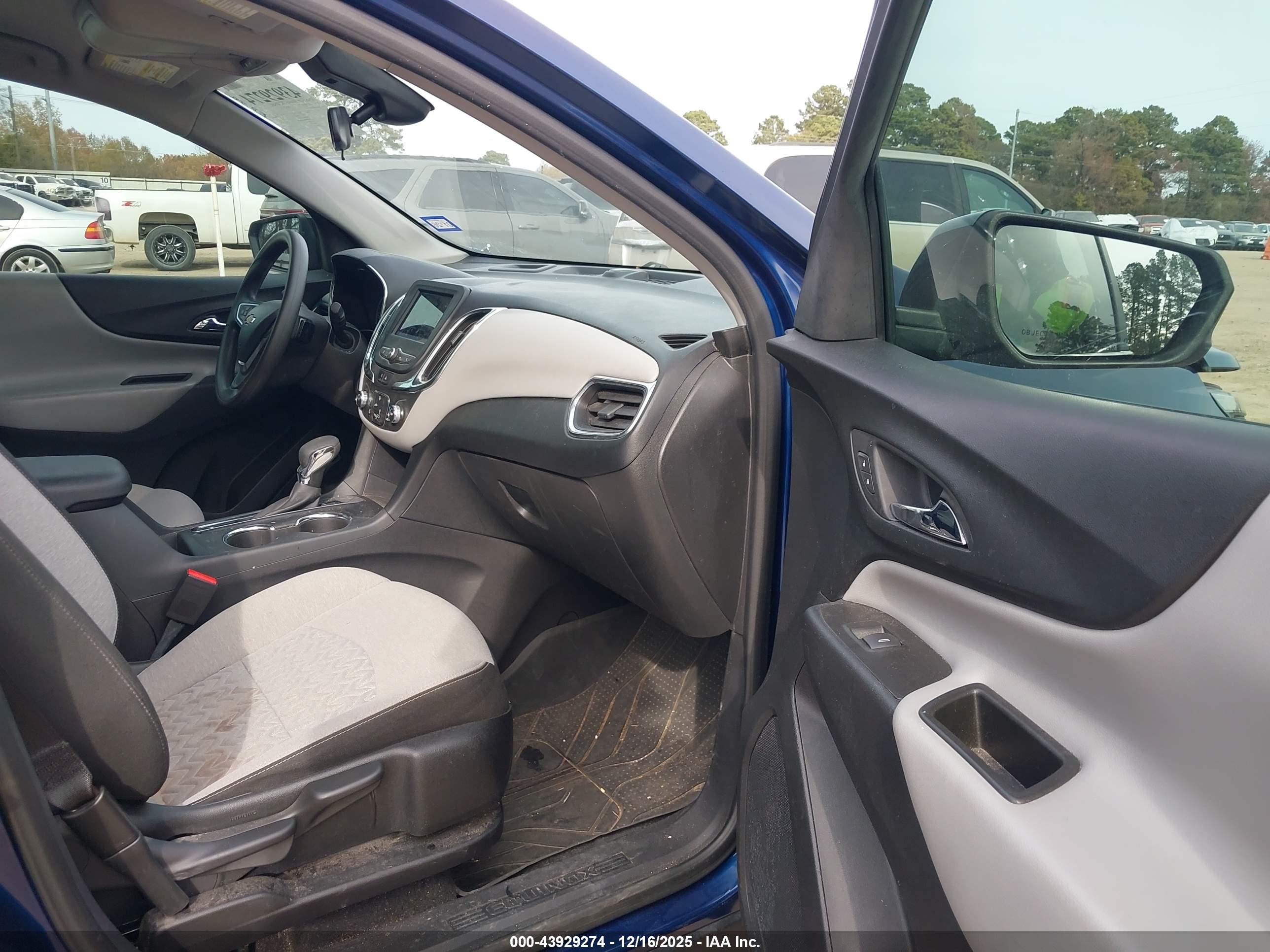 CHEVROLET EQUINOX image 5