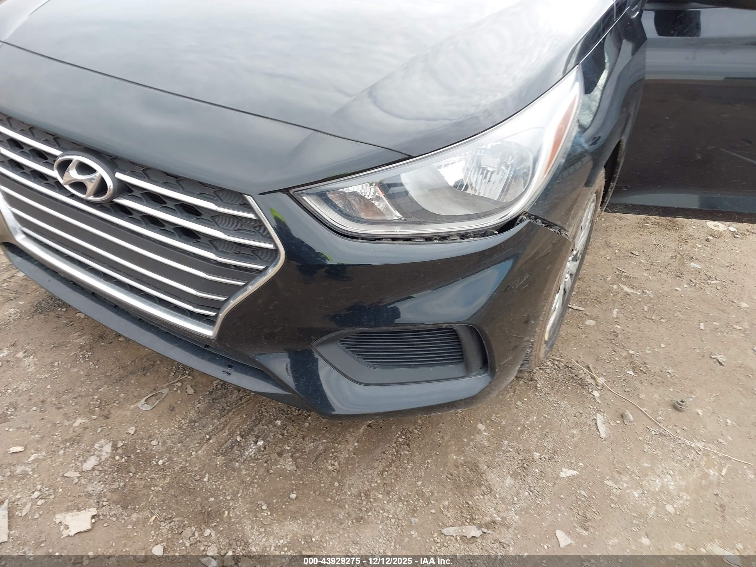 HYUNDAI ACCENT image 6