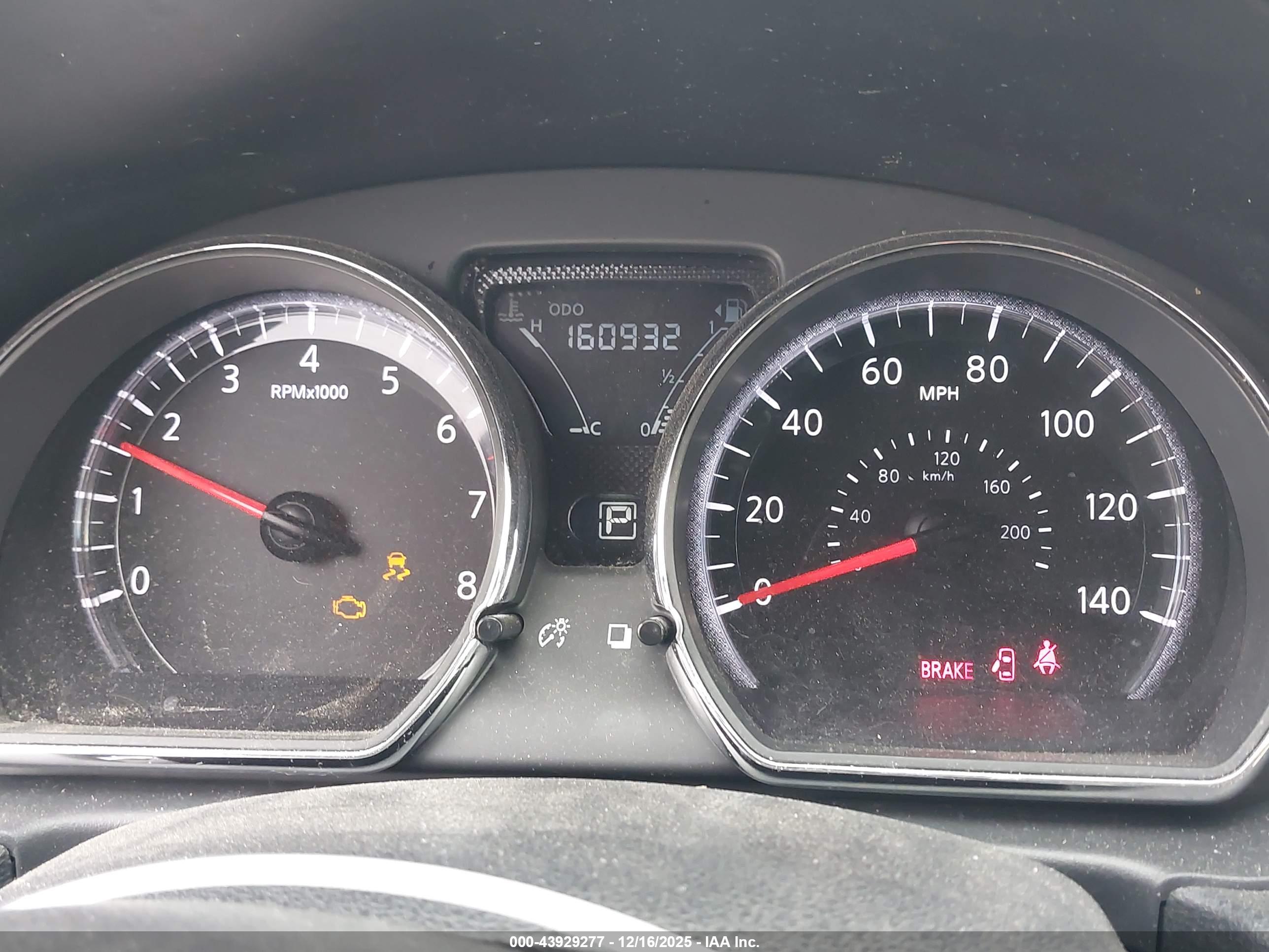 NISSAN VERSA image 7