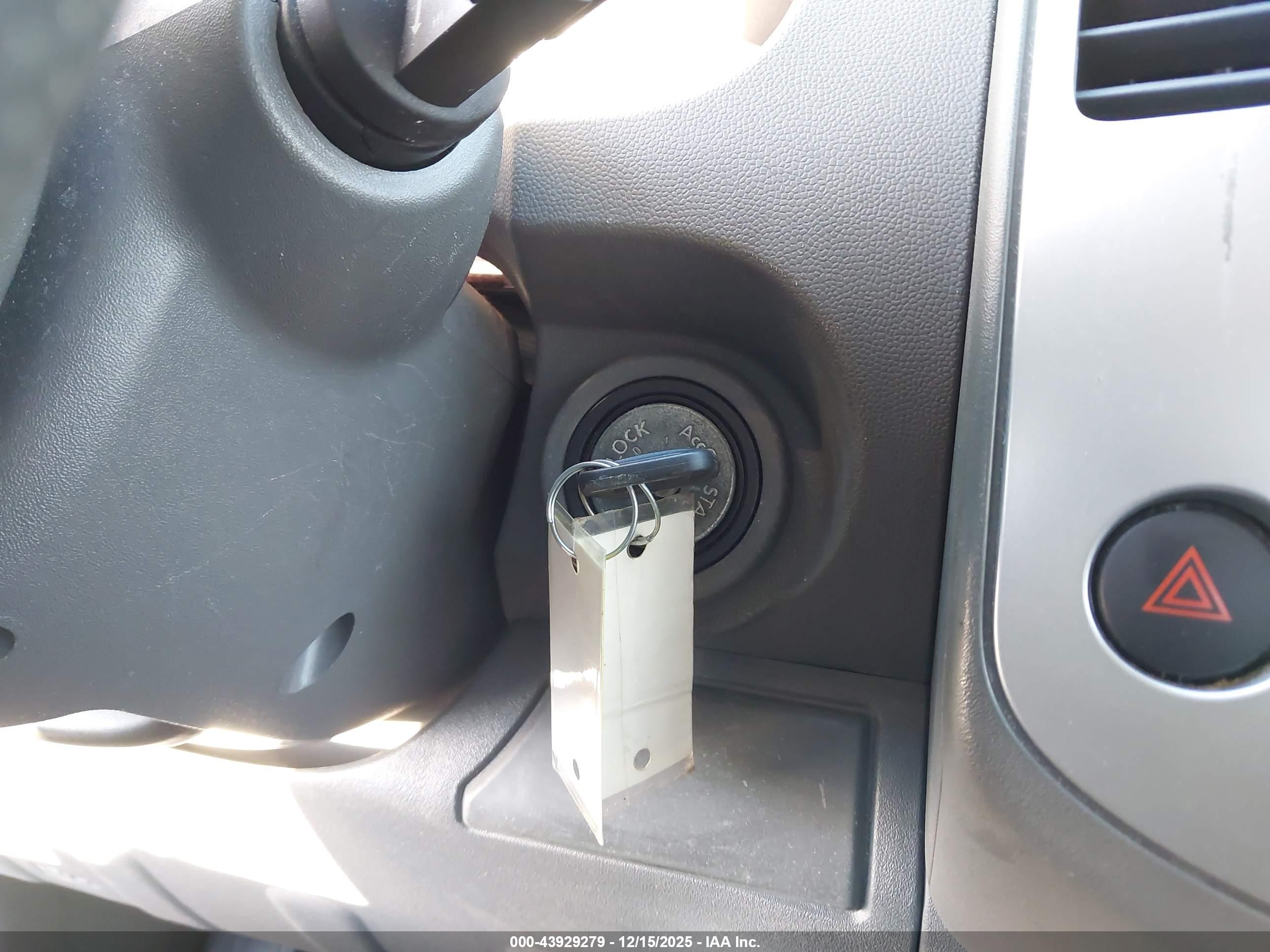 NISSAN FRONTIER image 11
