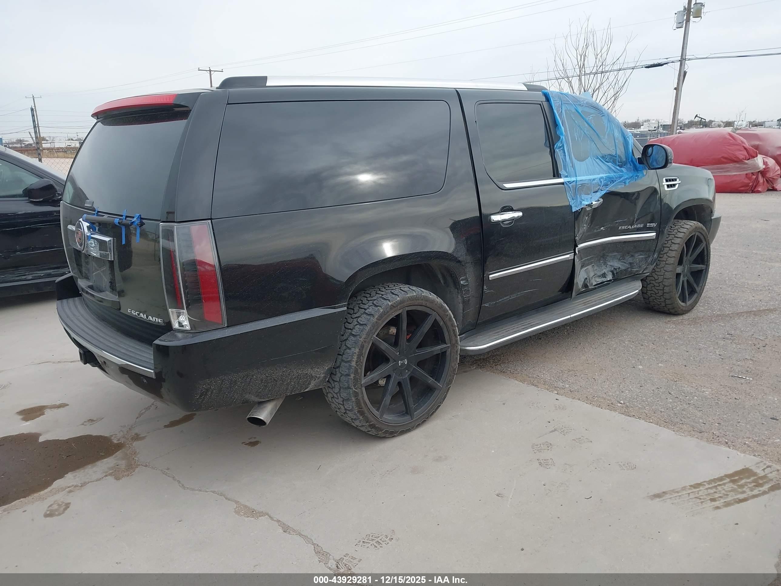 CADILLAC ESCALADE image 4
