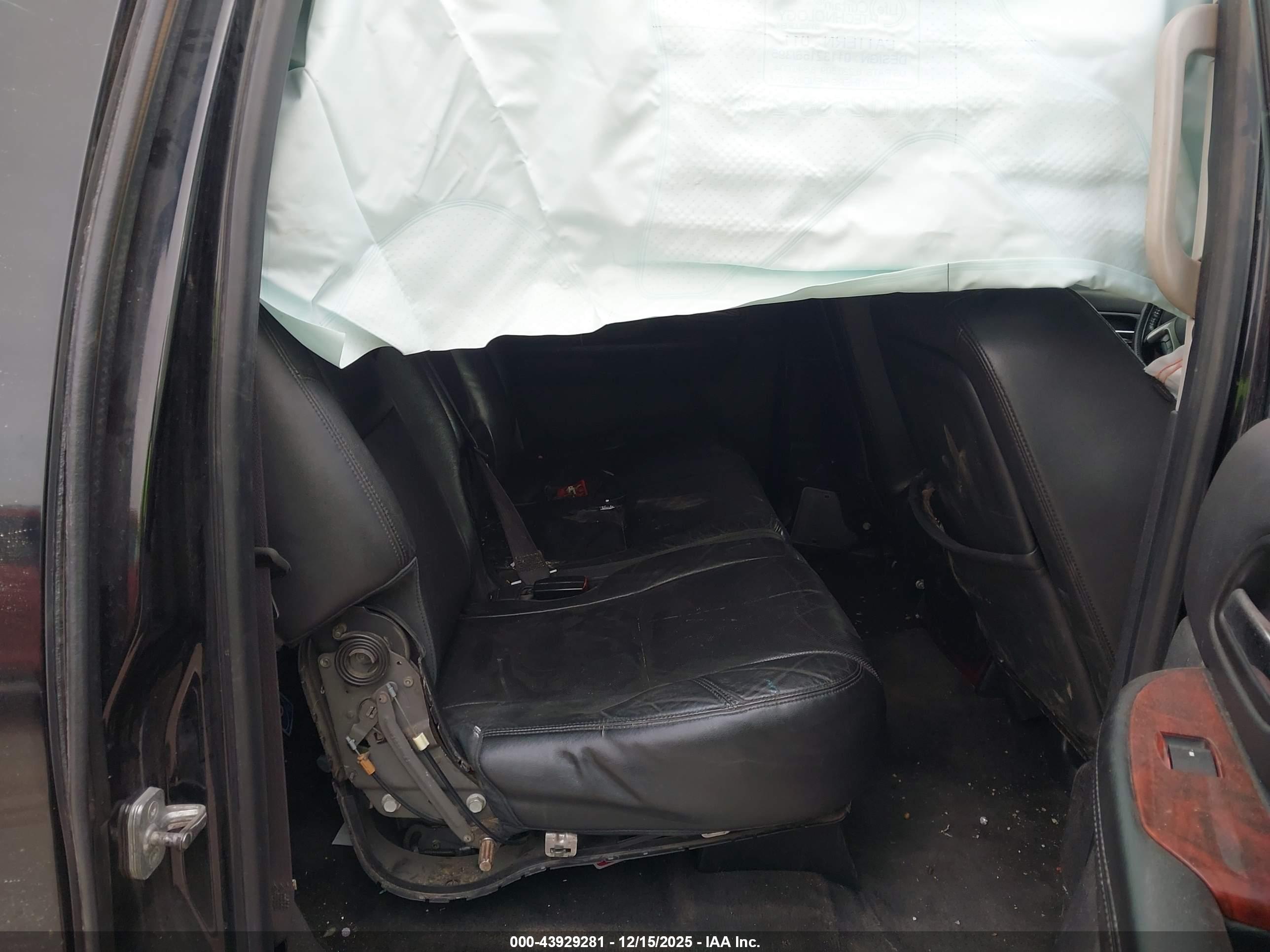 CADILLAC ESCALADE image 8