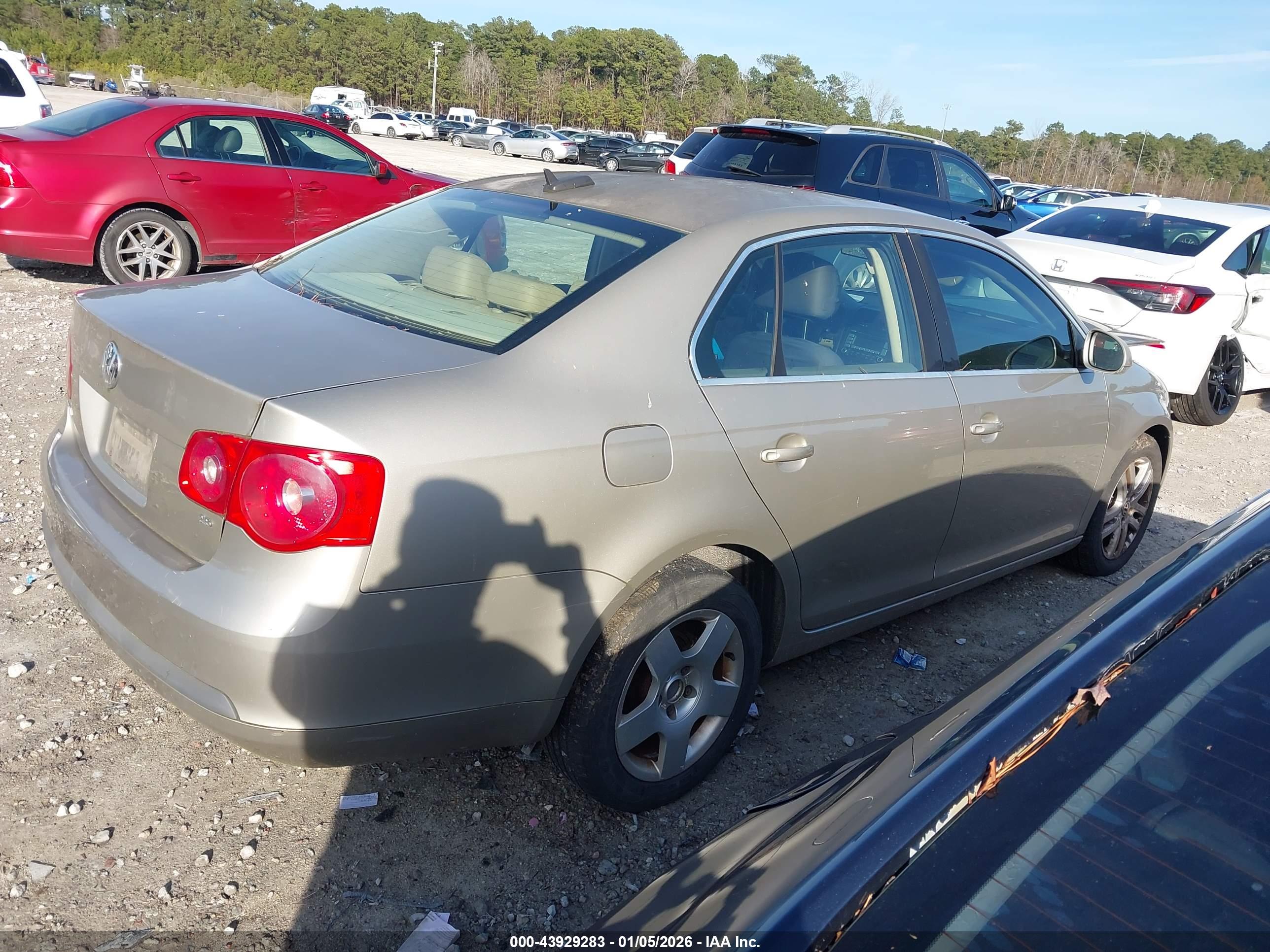 VOLKSWAGEN JETTA image 4