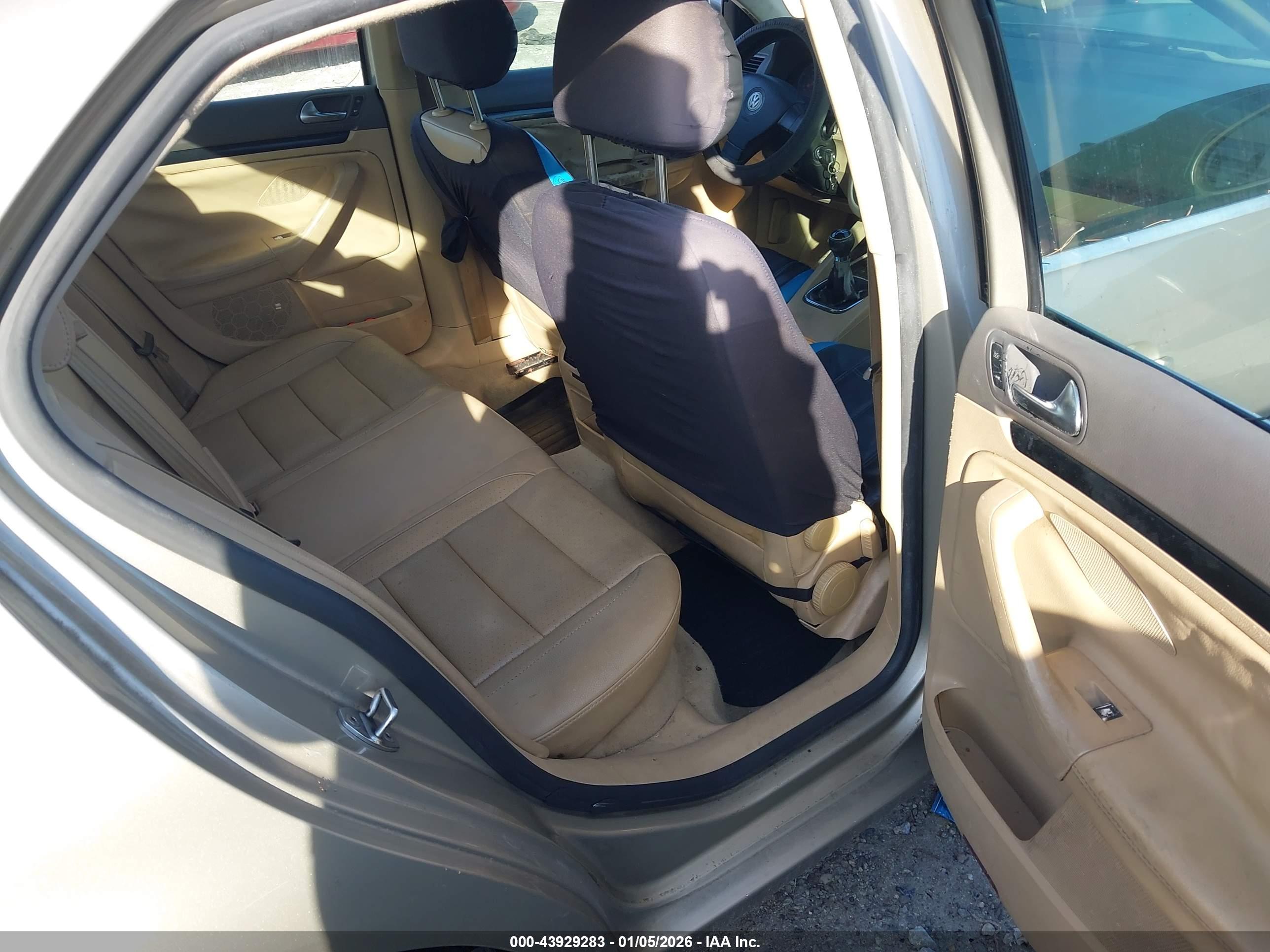 VOLKSWAGEN JETTA image 8