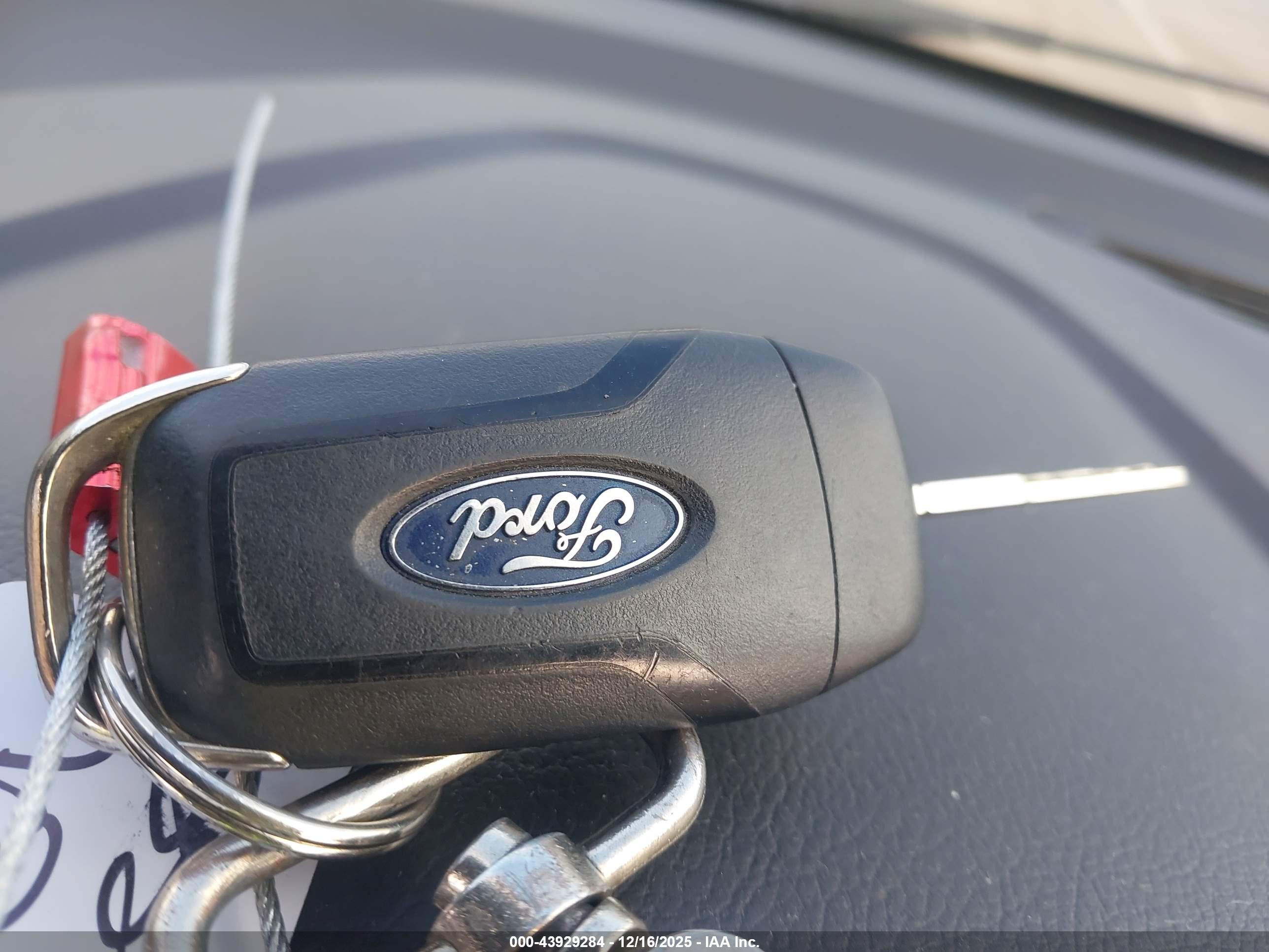 FORD FUSION image 11