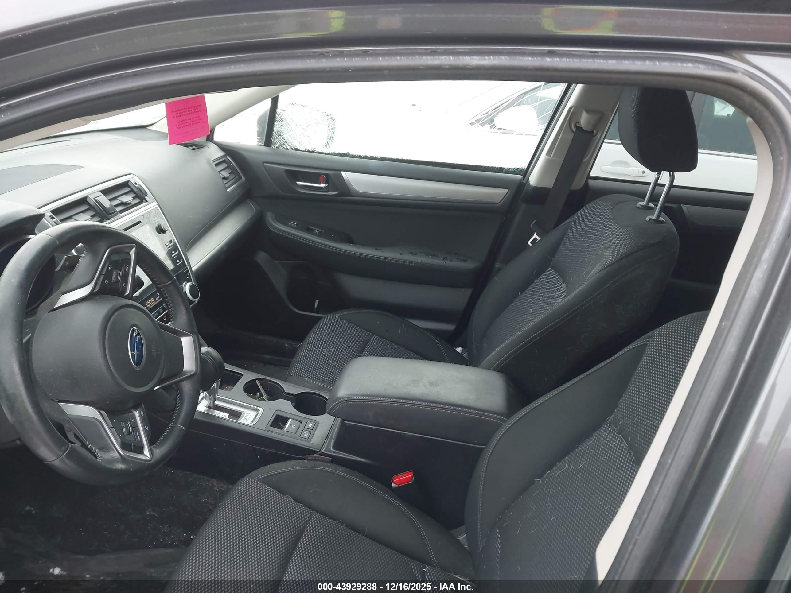 SUBARU OUTBACK image 5