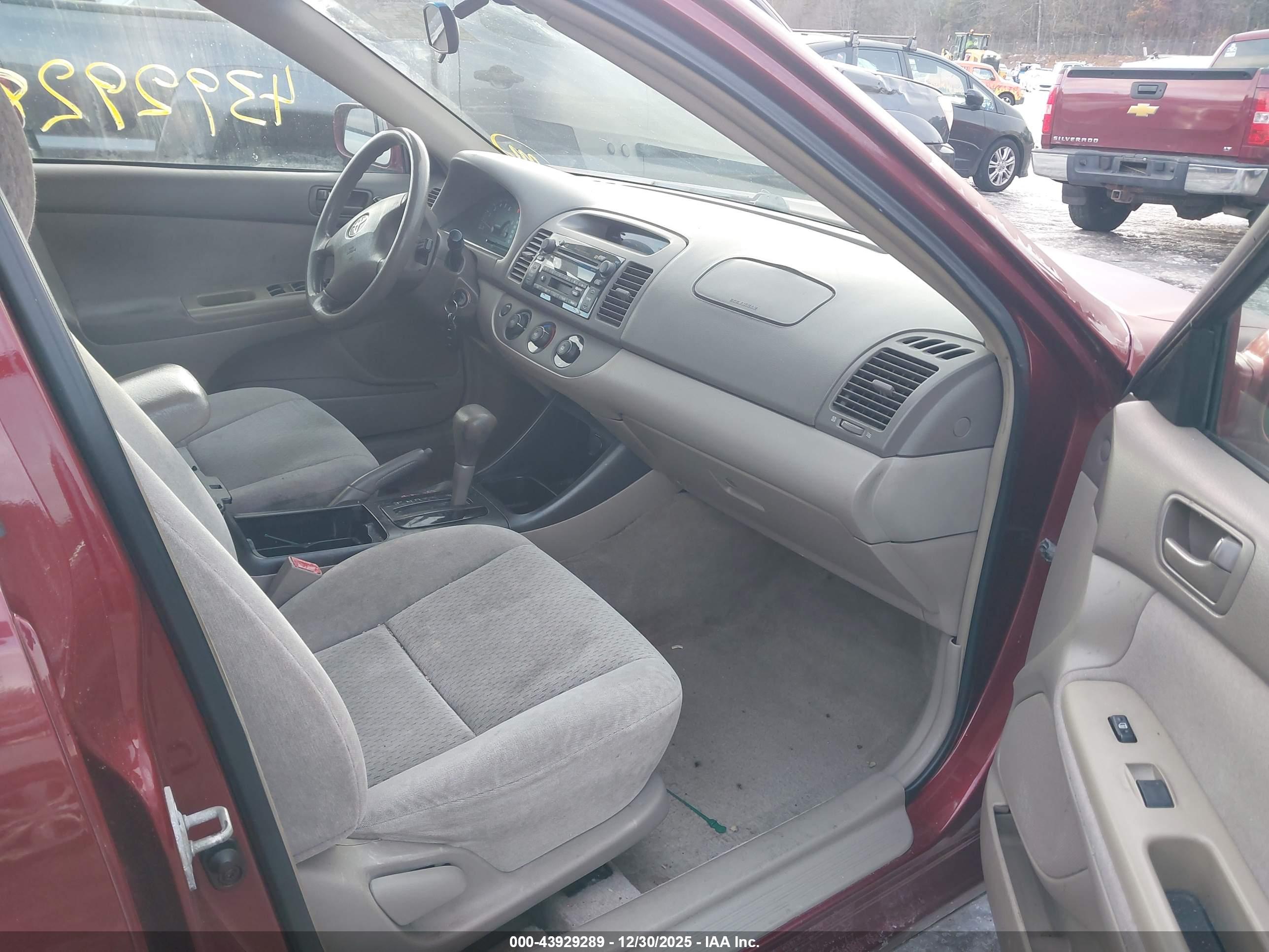 TOYOTA CAMRY image 5