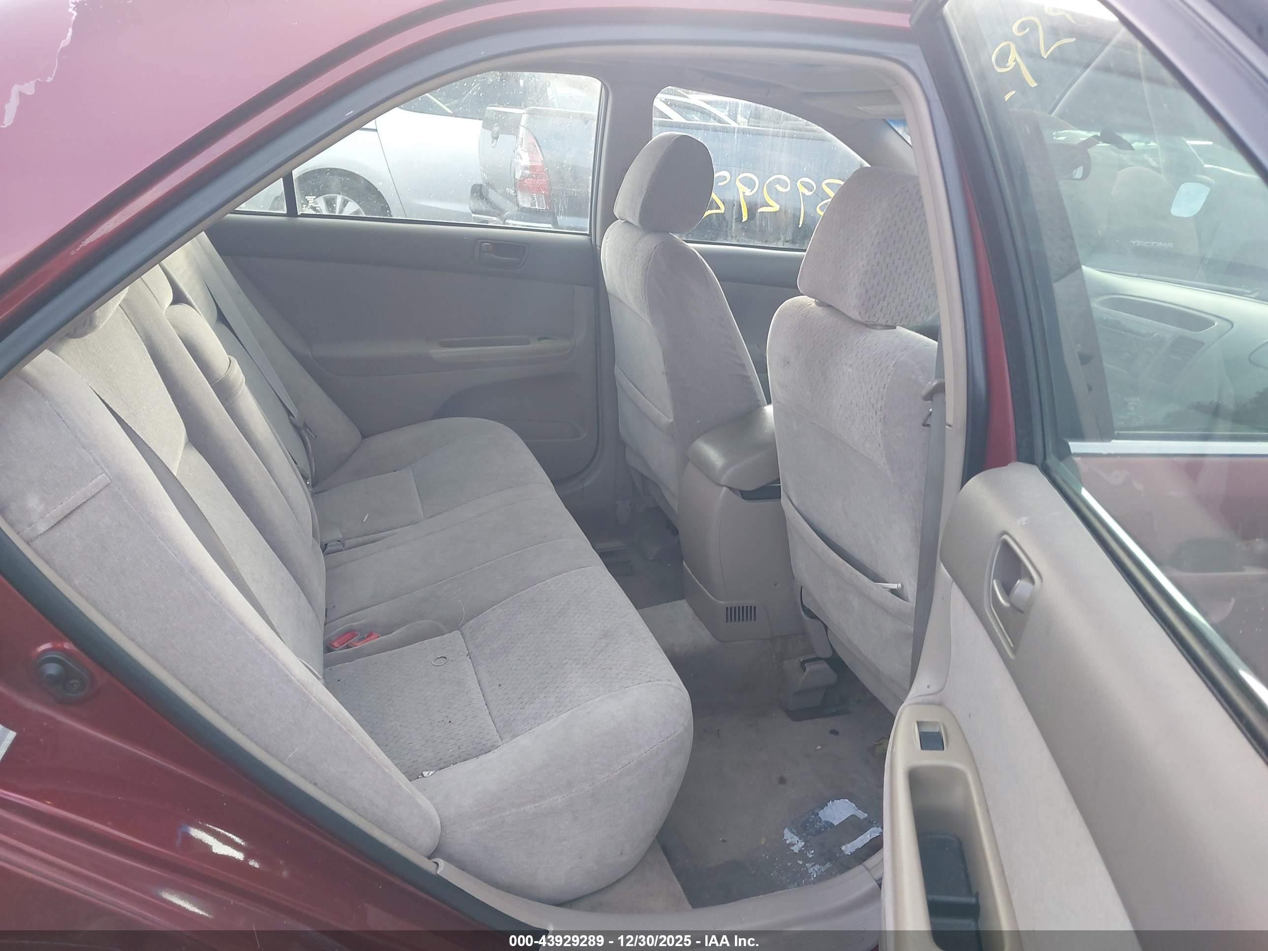 TOYOTA CAMRY image 8
