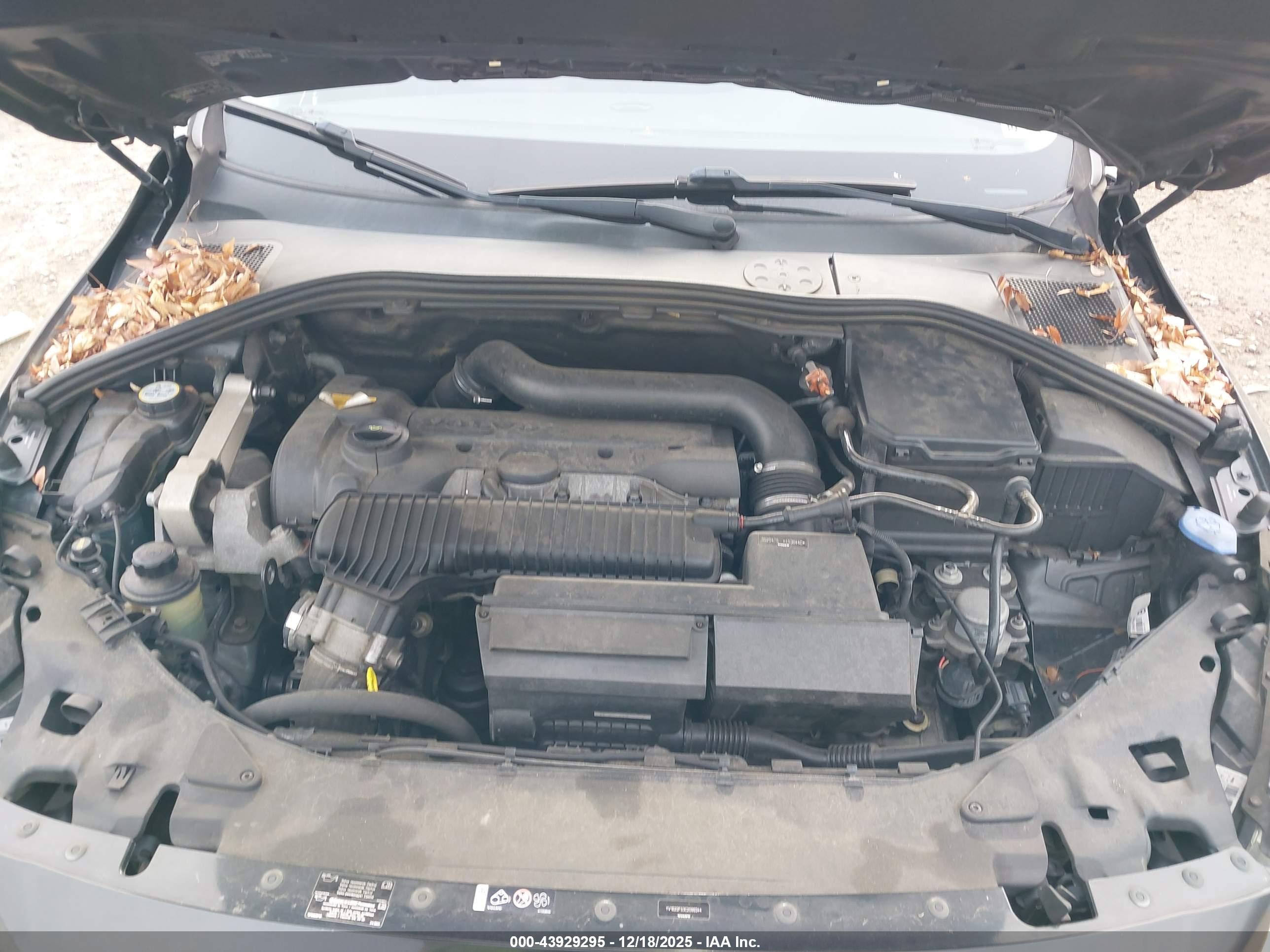 VOLVO S60 image 10