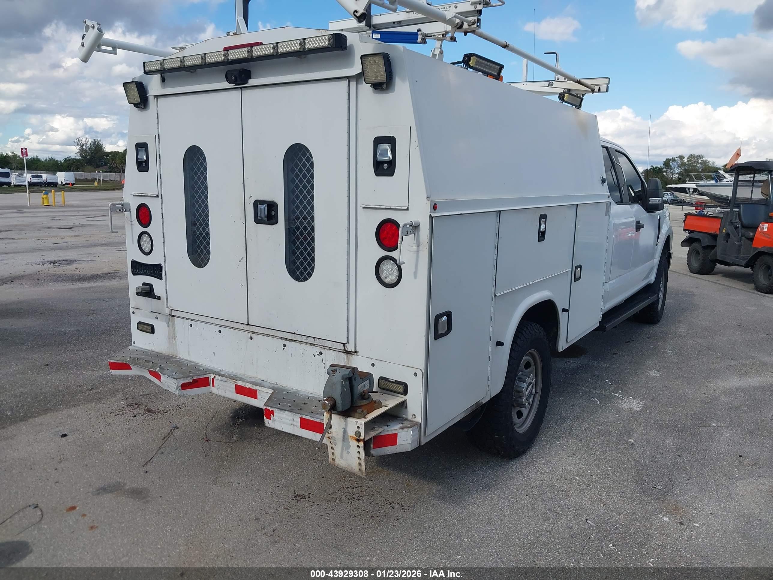FORD F-350 image 4
