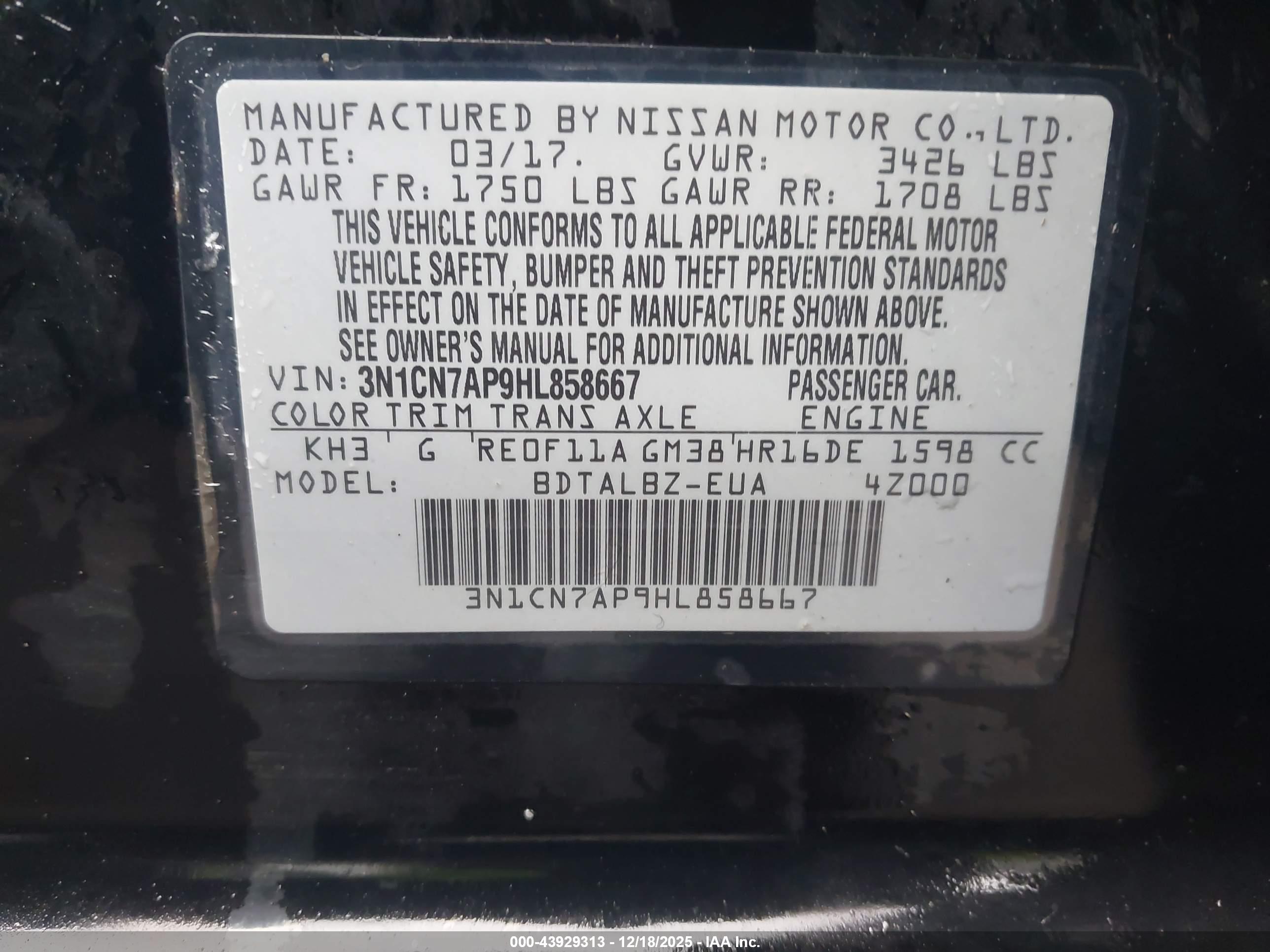 NISSAN VERSA image 9