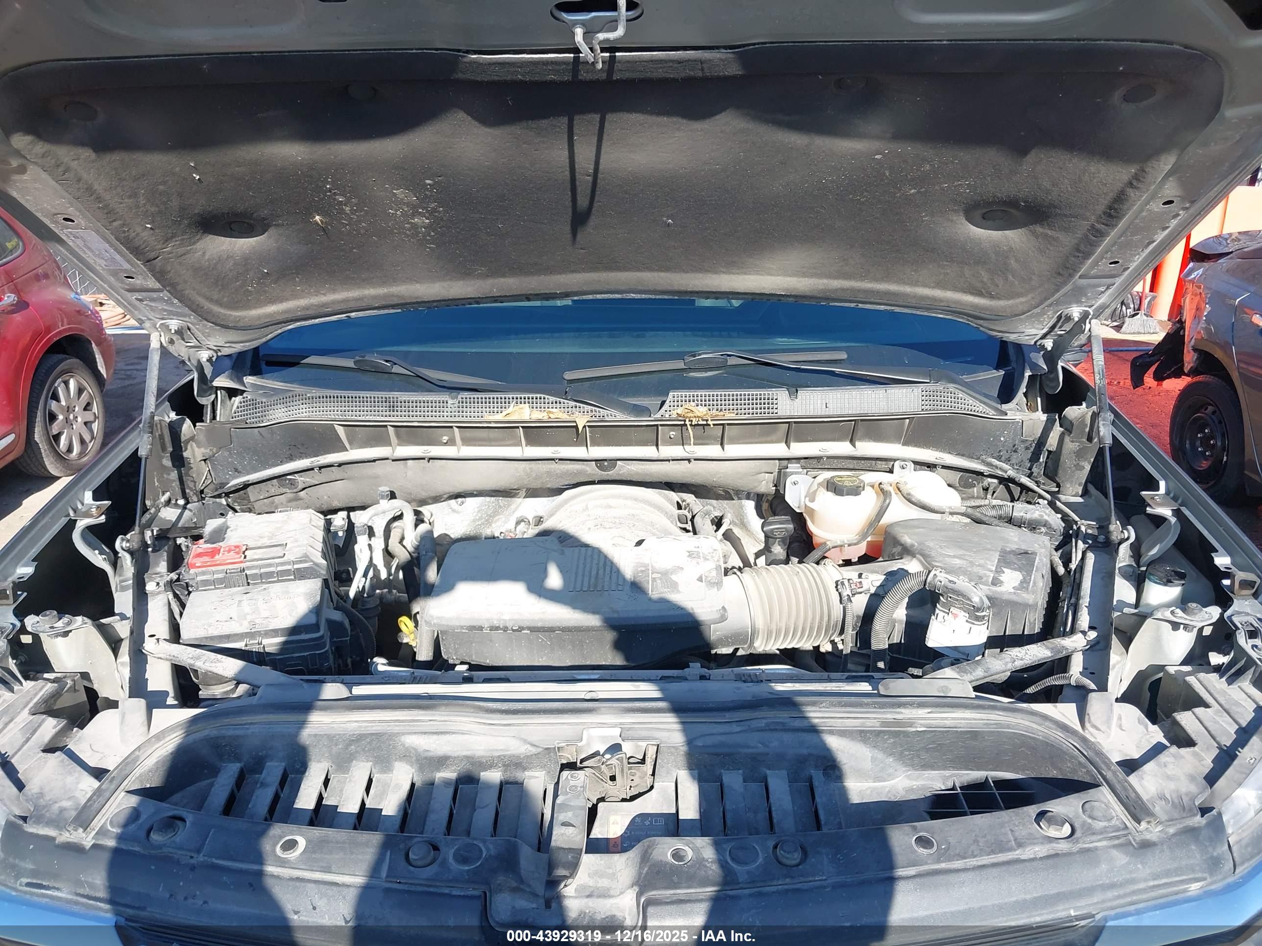 CHEVROLET SILVERADO image 10