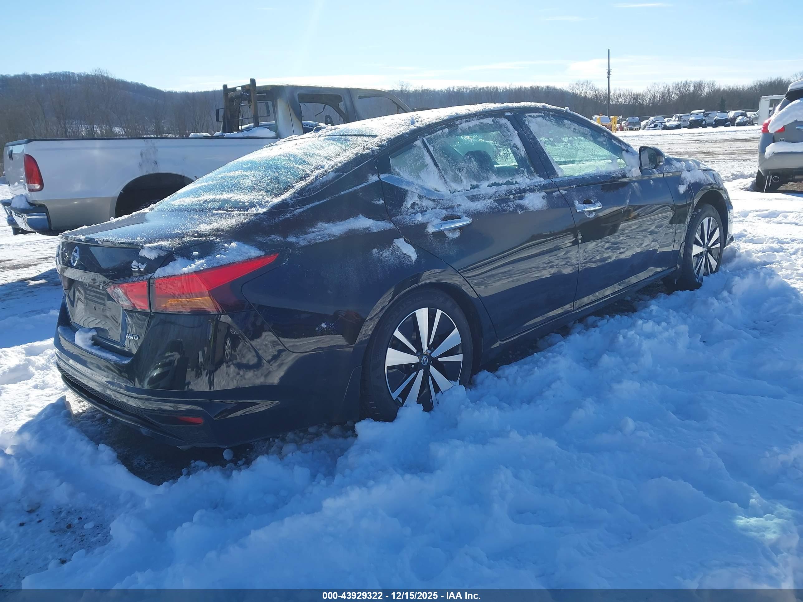 NISSAN ALTIMA image 4