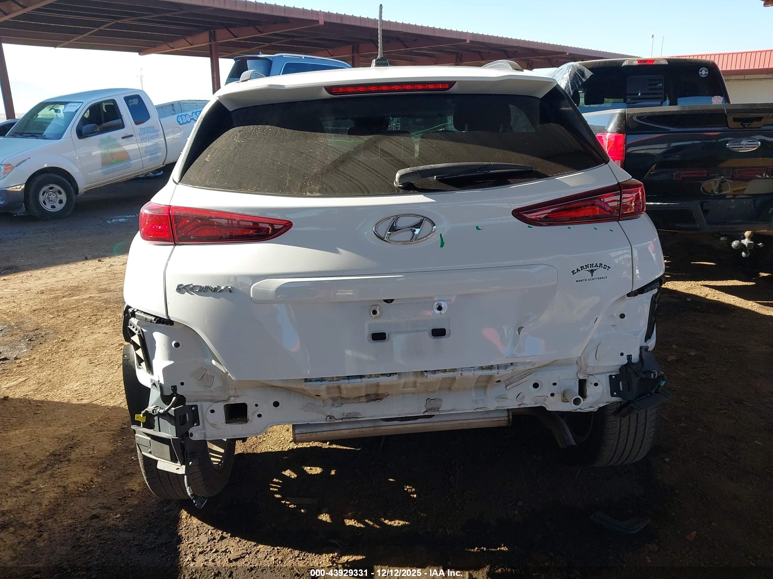 HYUNDAI KONA image 6