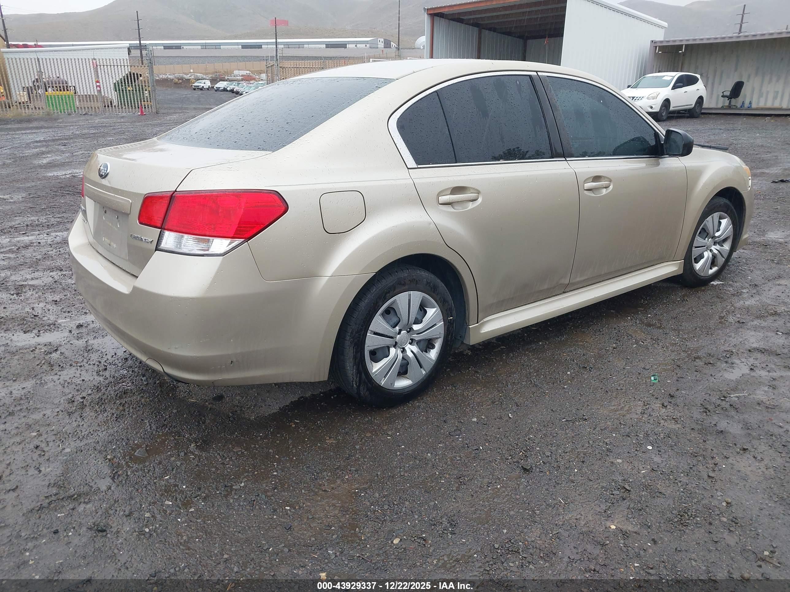 SUBARU LEGACY image 4