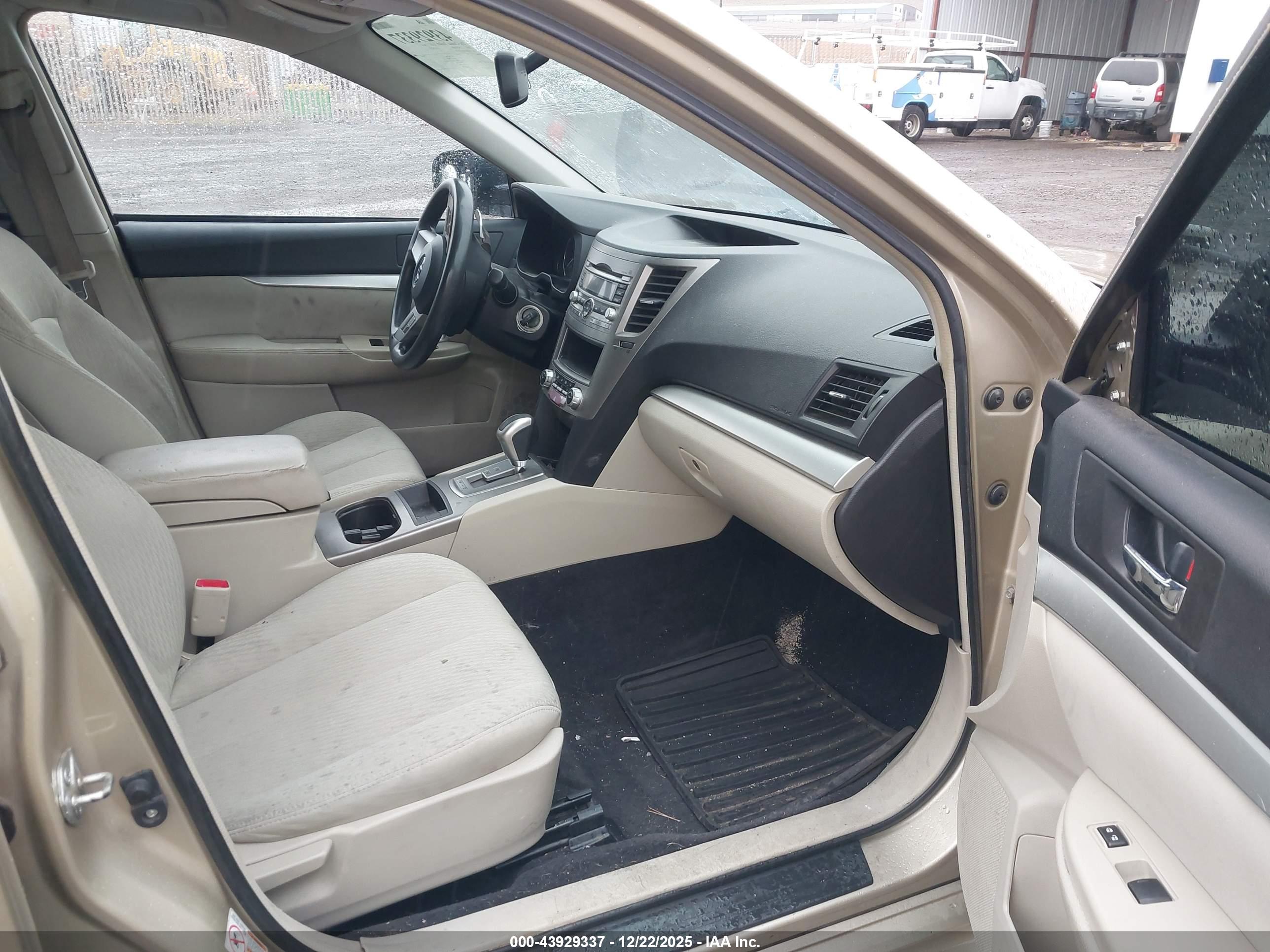 SUBARU LEGACY image 5