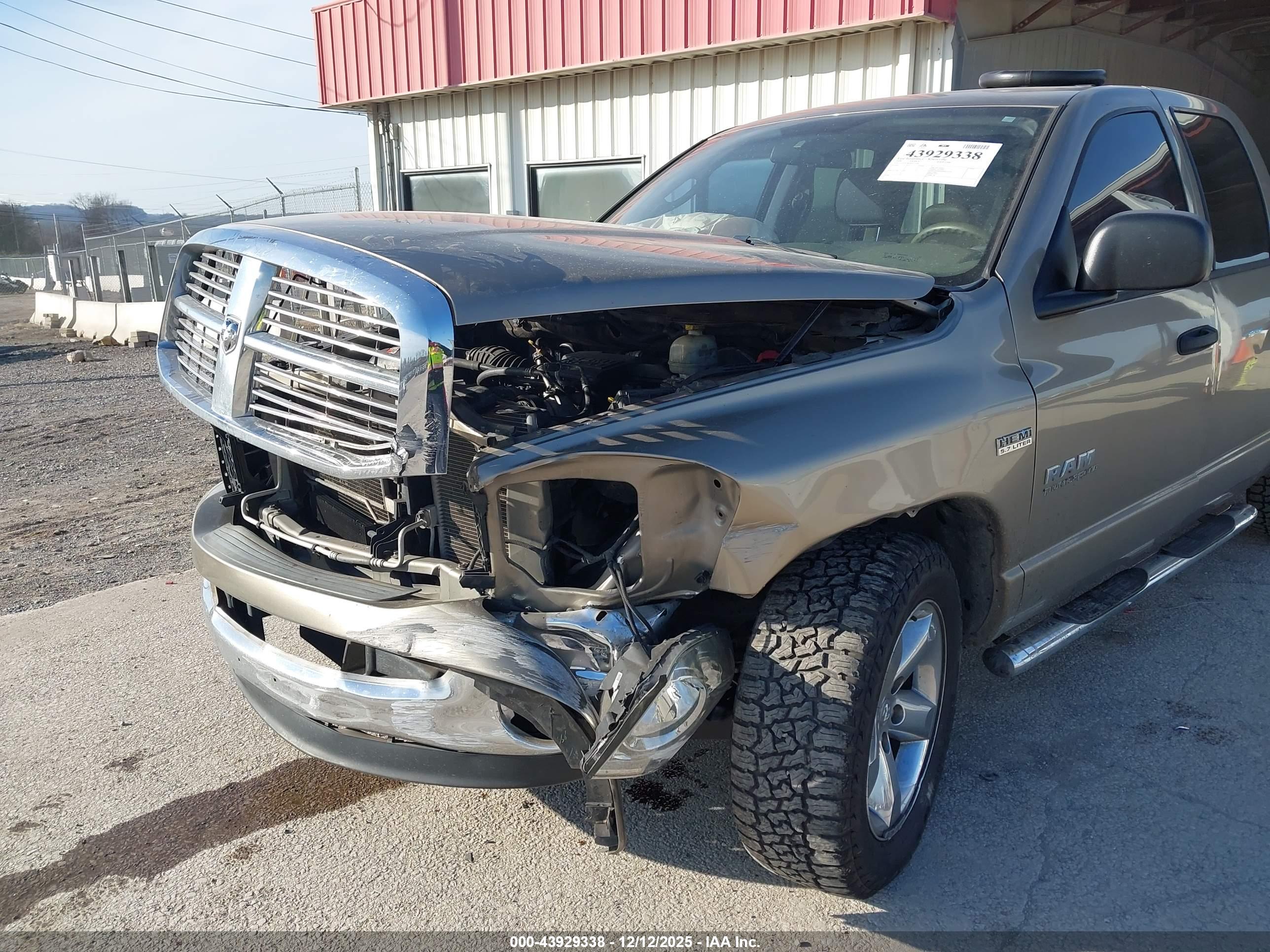 DODGE RAM image 6