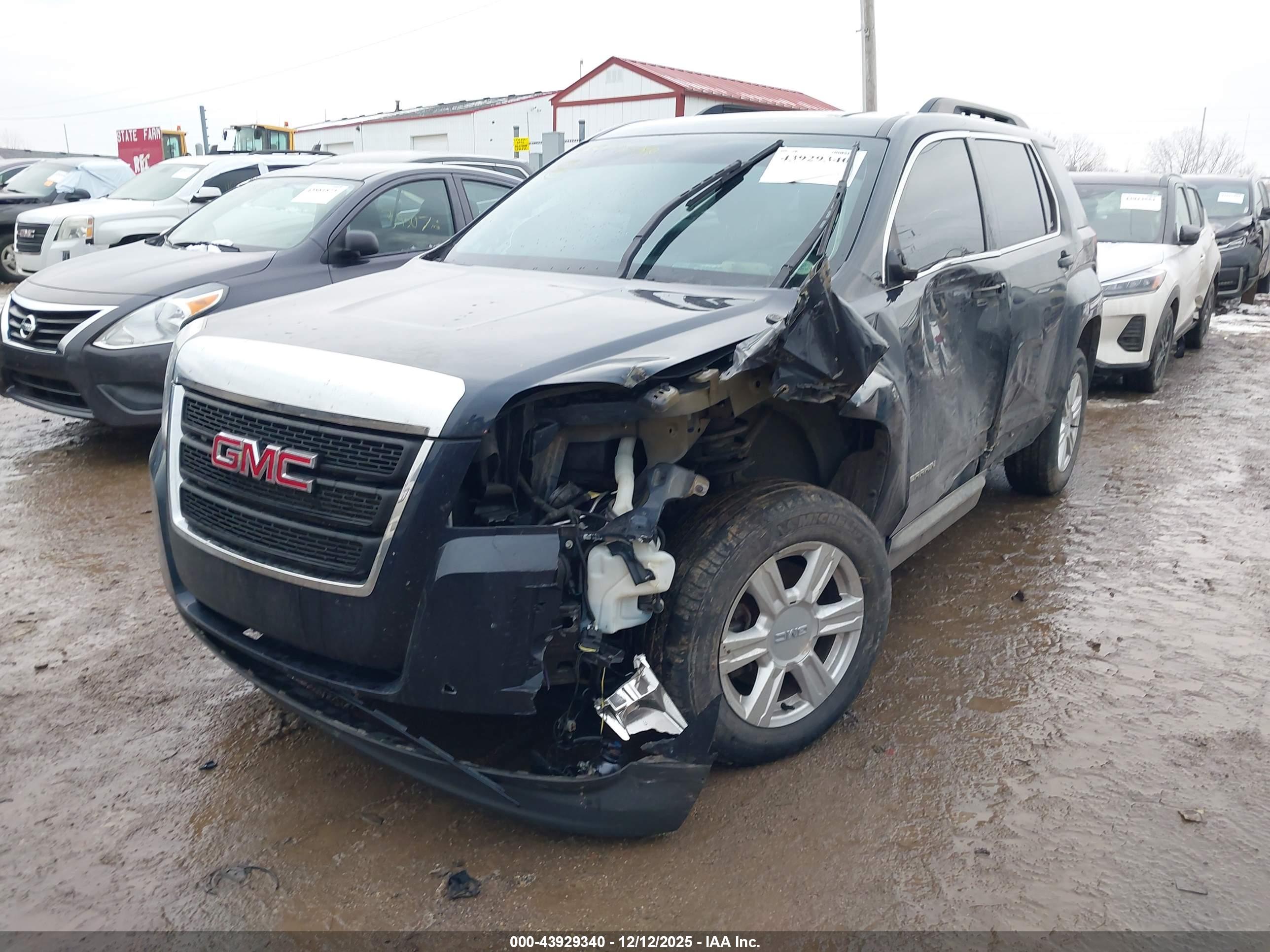 GMC TERRAIN image 2