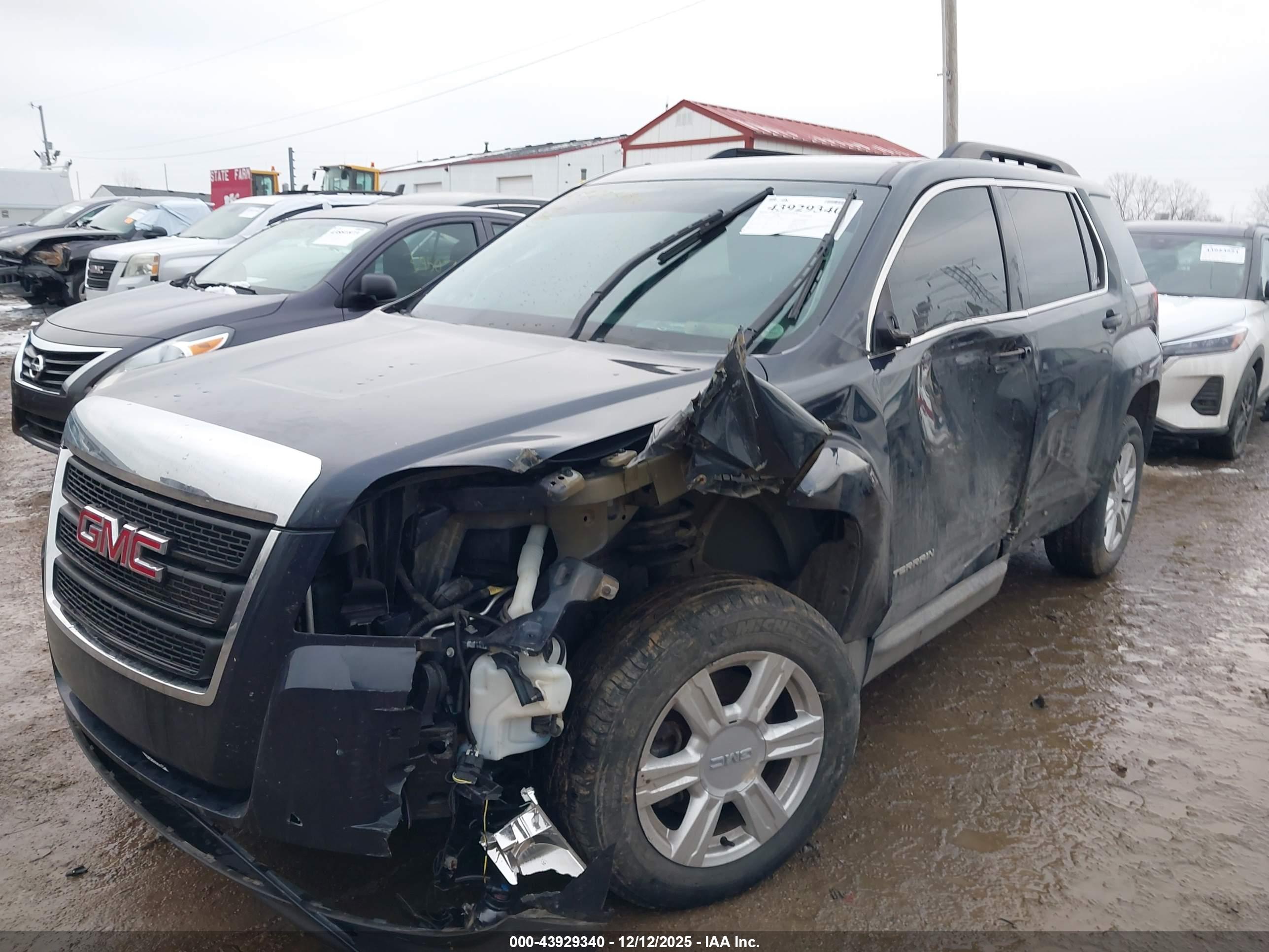 GMC TERRAIN image 6