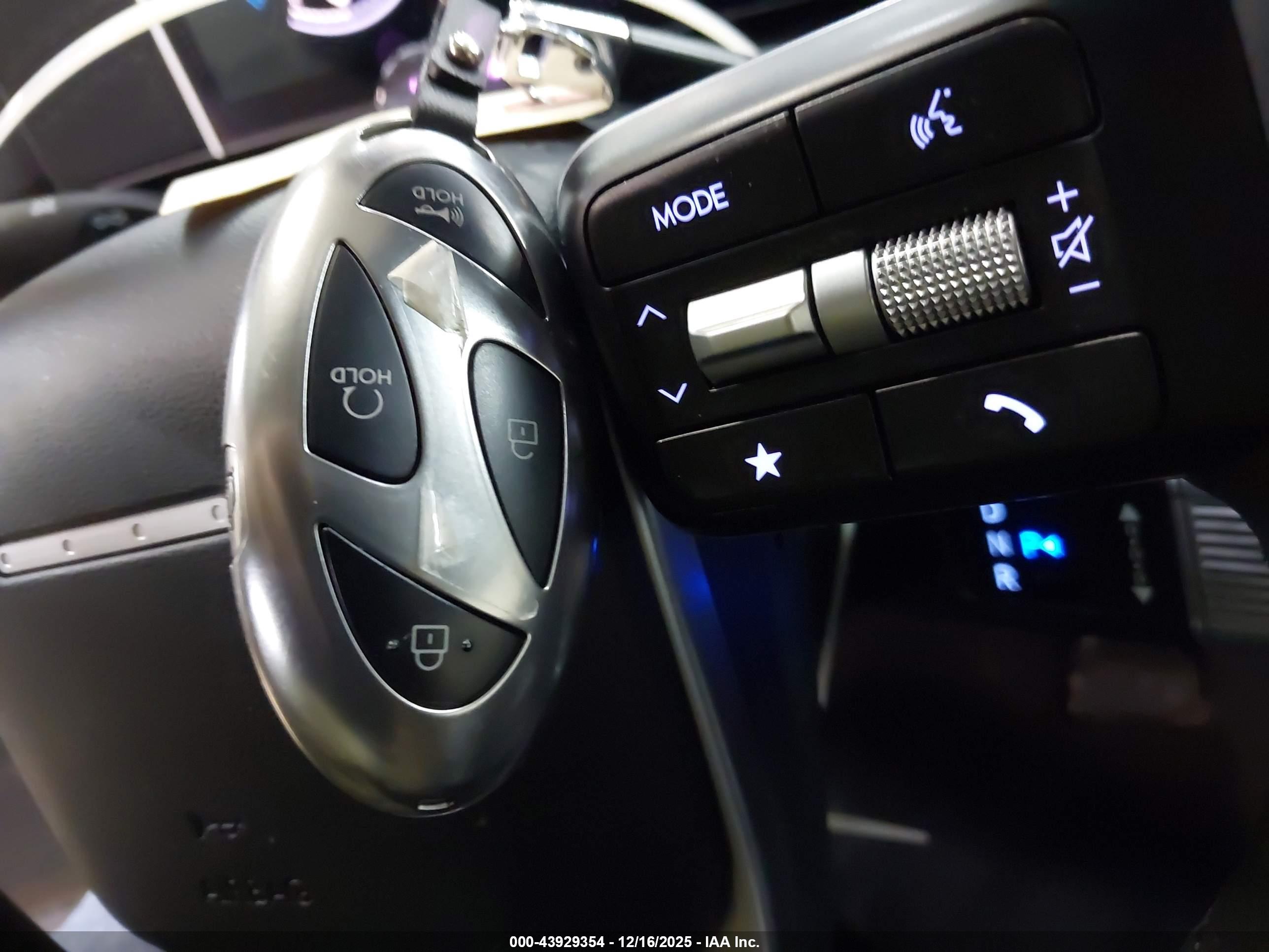 HYUNDAI SANTA image 11