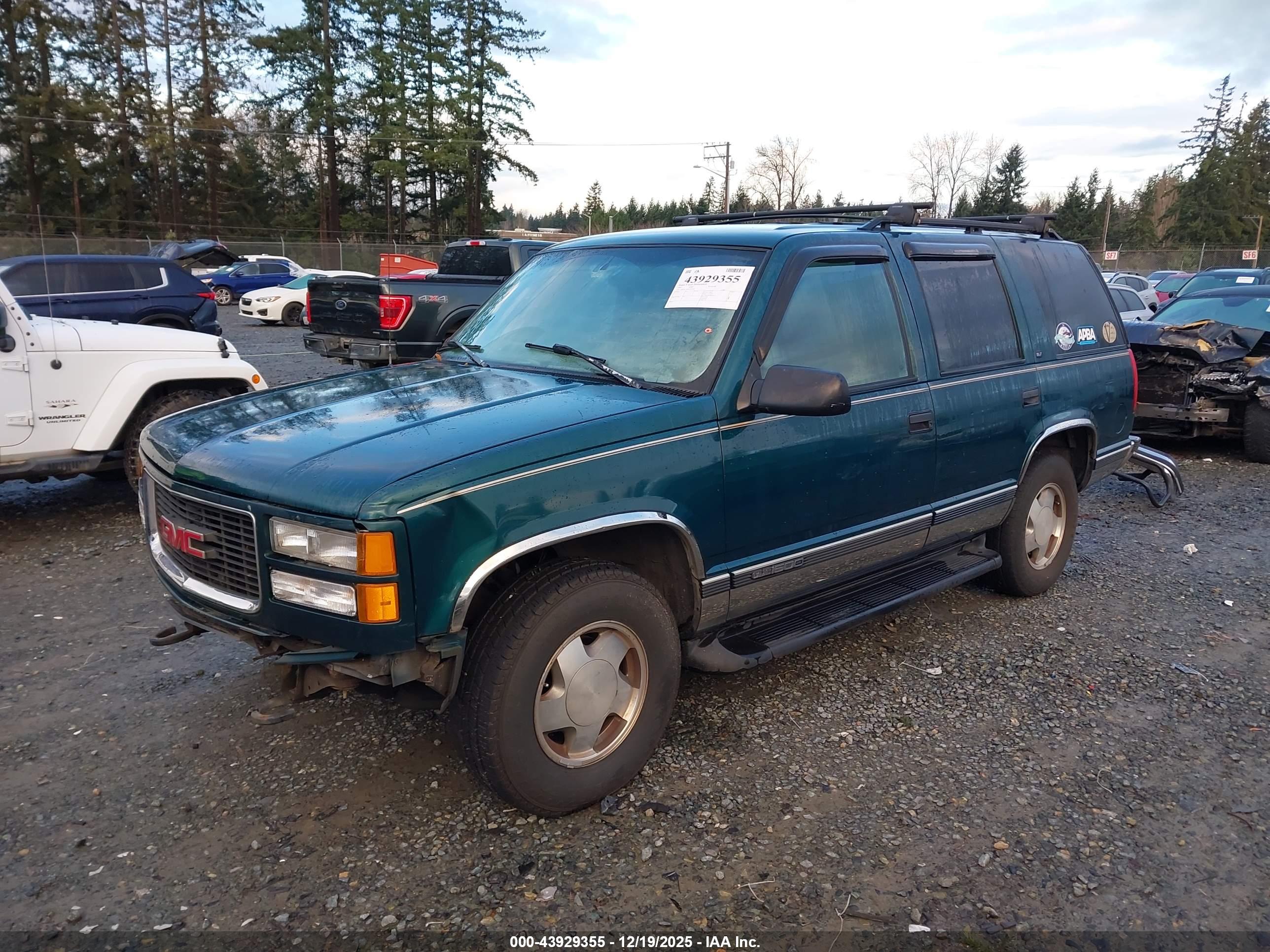 GMC YUKON image 2