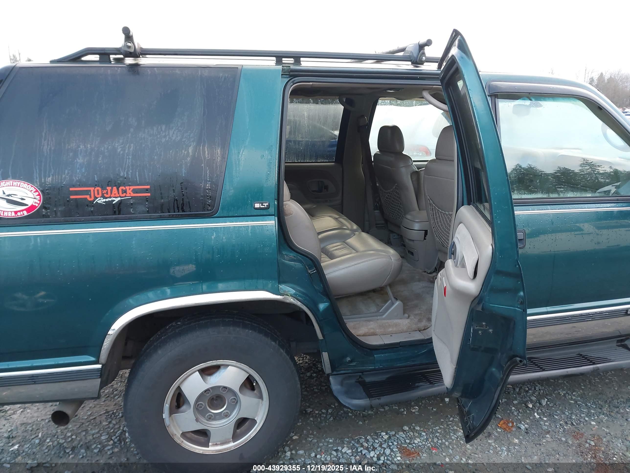 GMC YUKON image 8