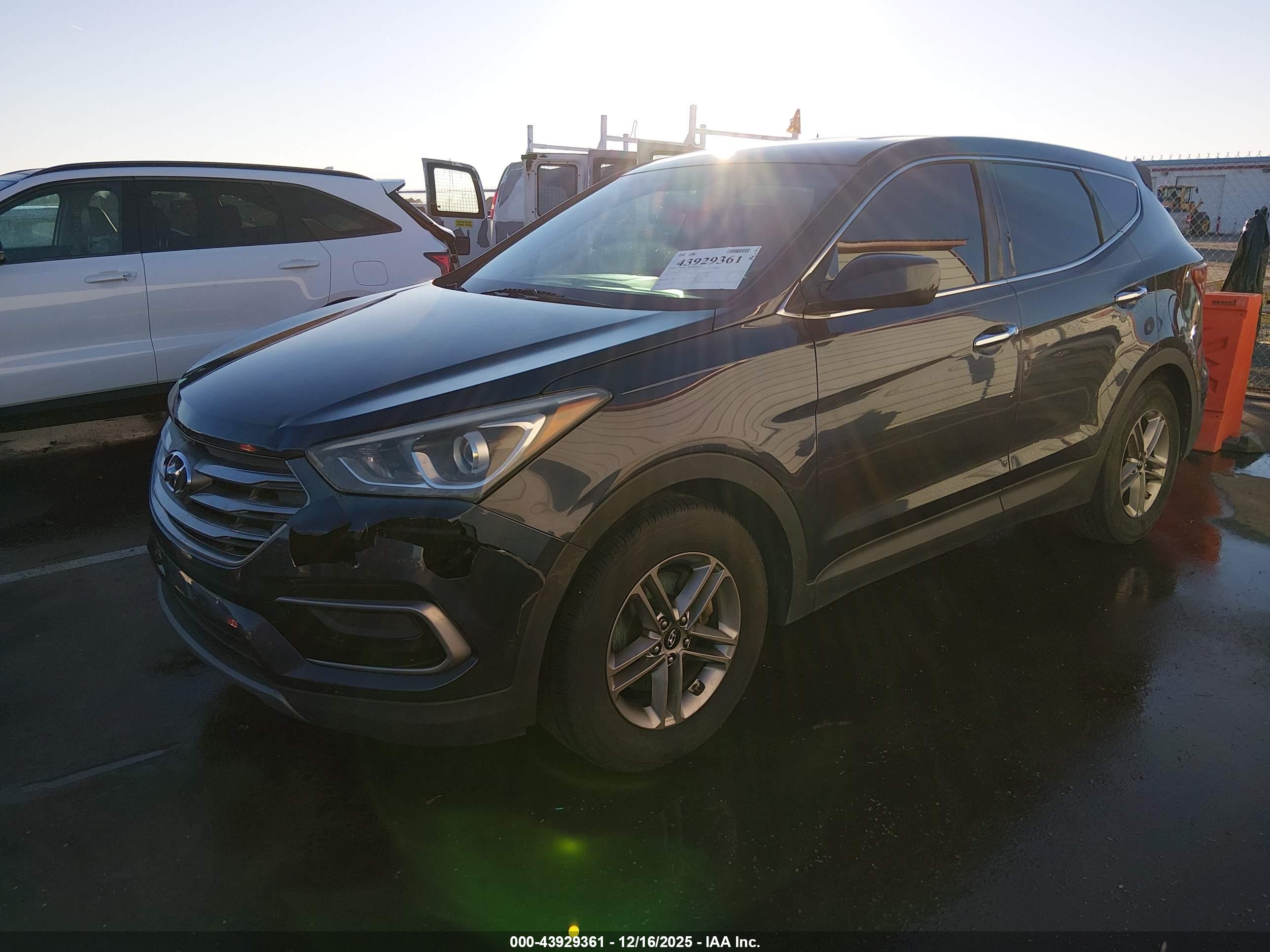 HYUNDAI SANTA image 2