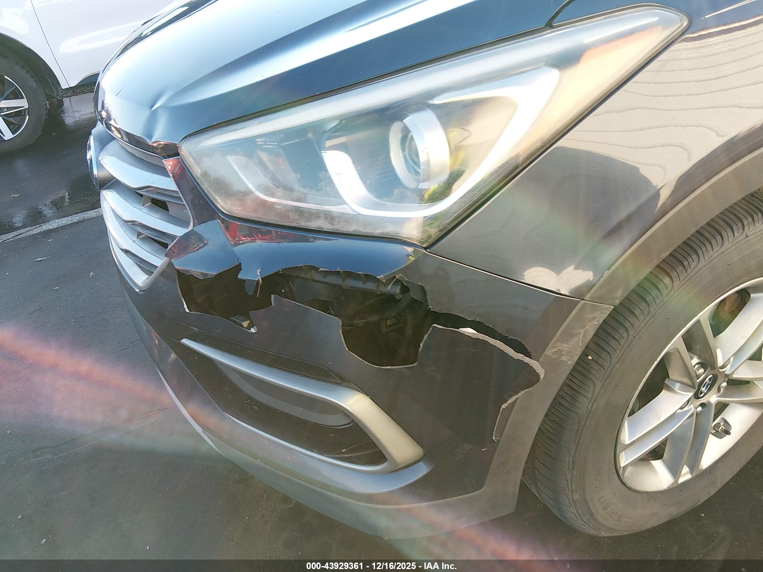 HYUNDAI SANTA image 6