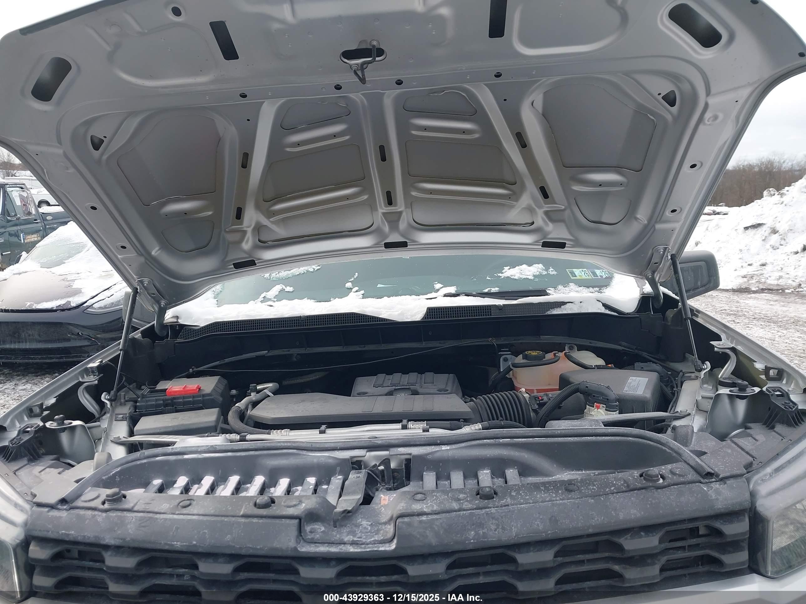 CHEVROLET SILVERADO image 10