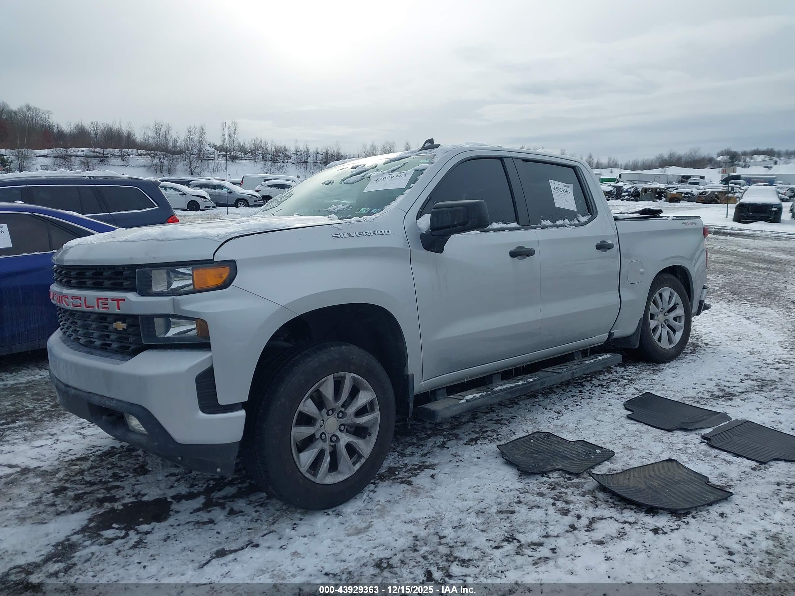 CHEVROLET SILVERADO image 2