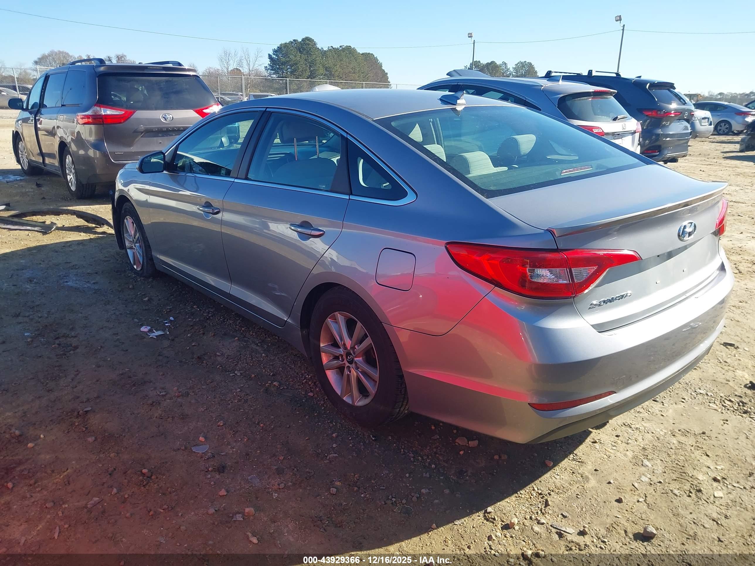 HYUNDAI SONATA image 3