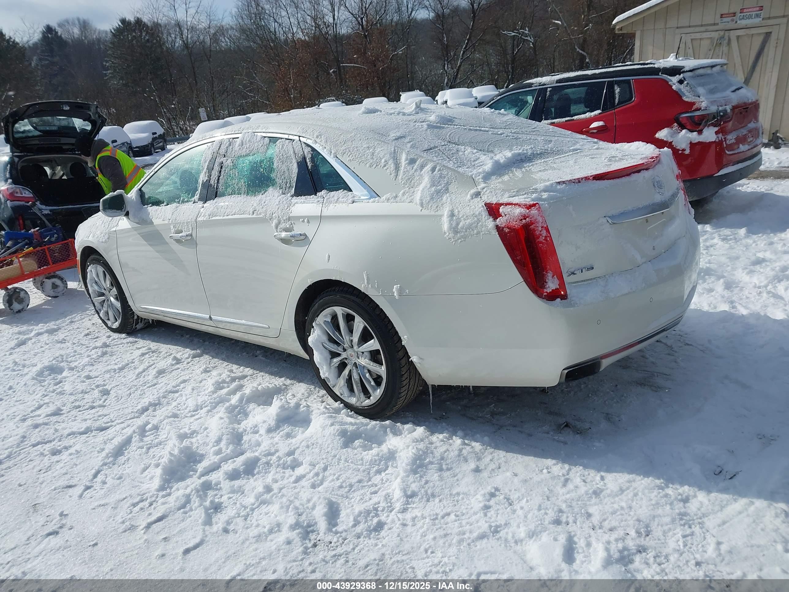 CADILLAC XTS image 3