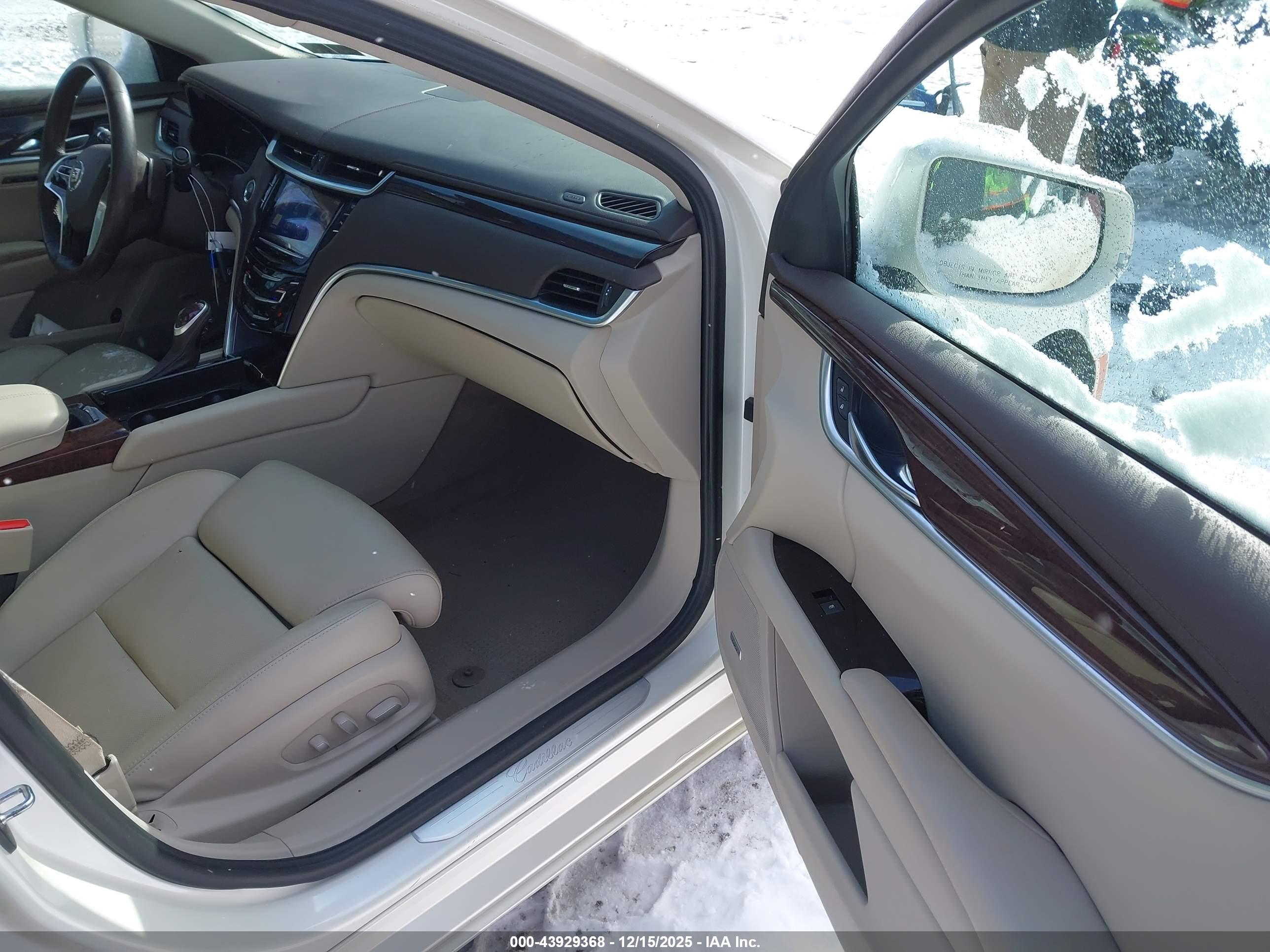 CADILLAC XTS image 5