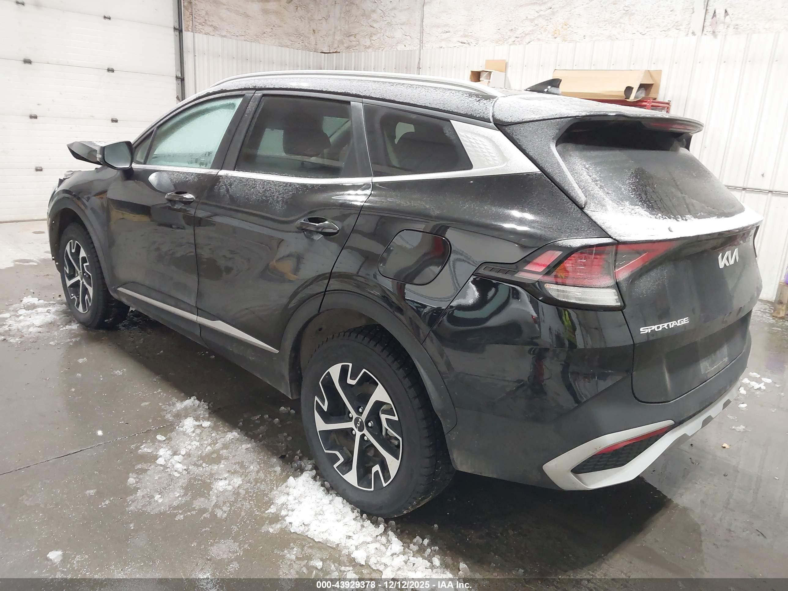 KIA SPORTAGE image 3