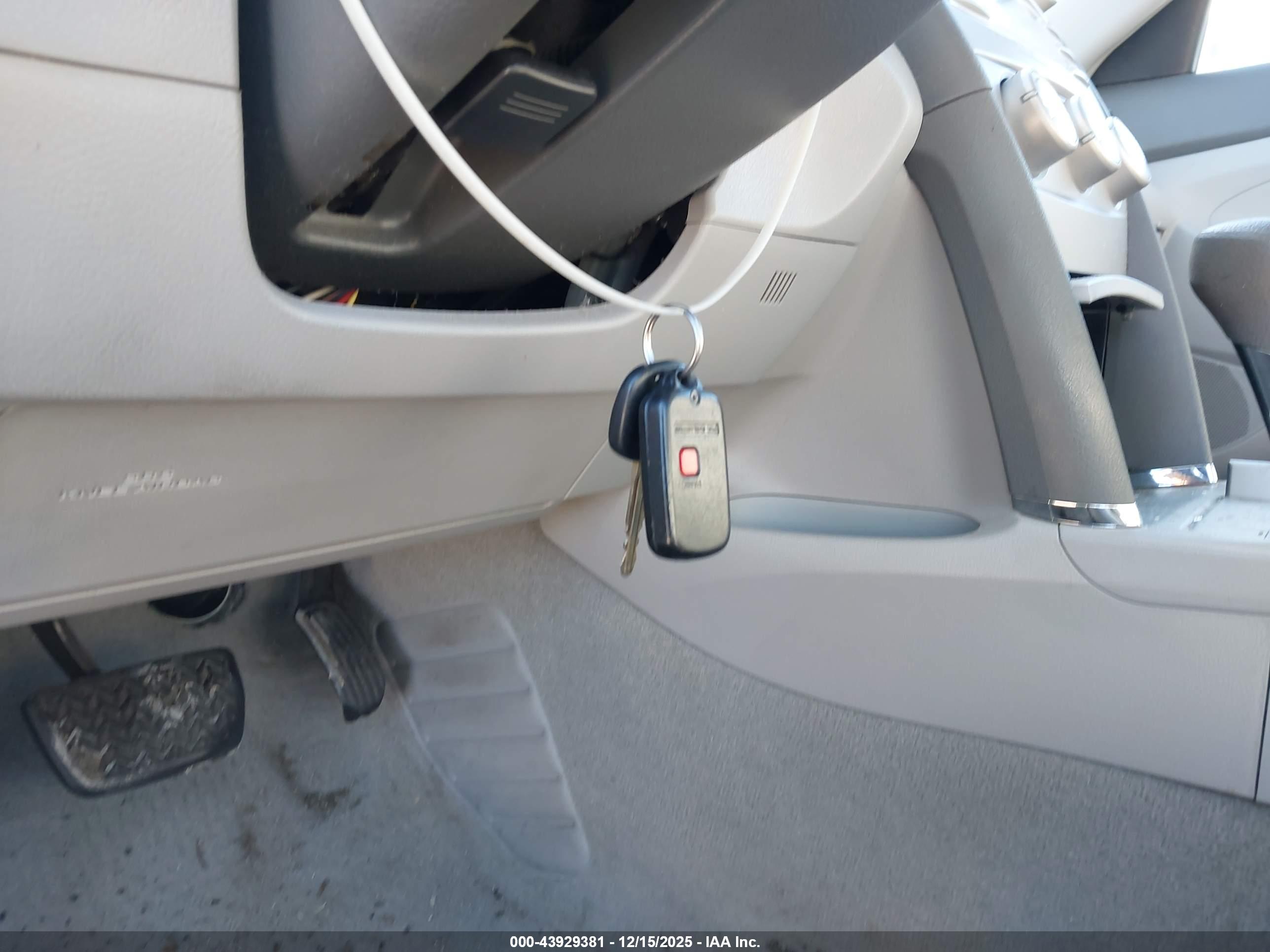 TOYOTA CAMRY image 11